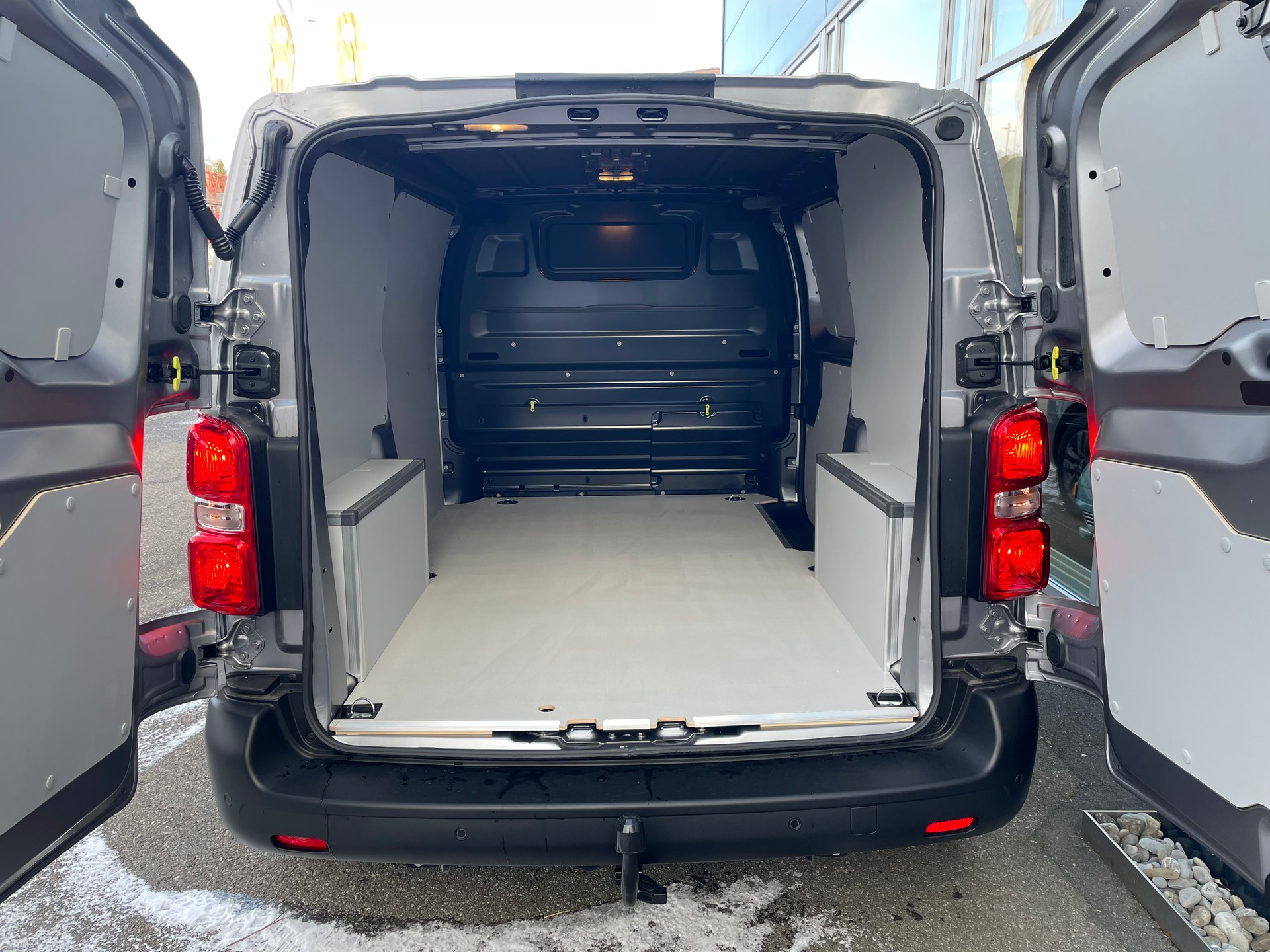 PEUGEOT Expert 2.0 BlueHDi 180 S&S Standard EAT8-image-7