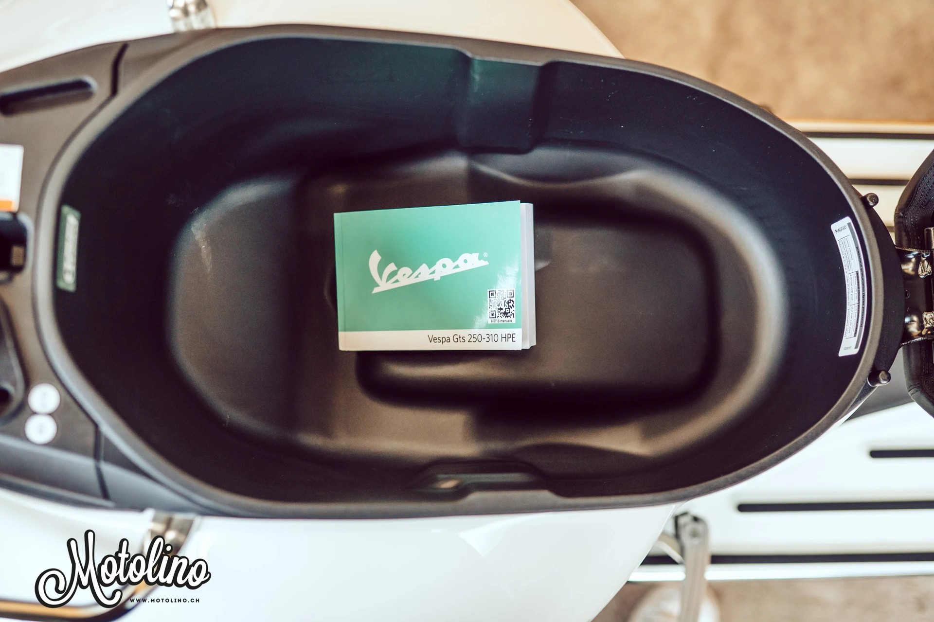 PIAGGIO Vespa GTS 125 Super RST Euro 5+-image-7