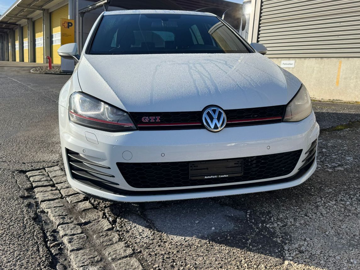 VW Golf VII 2.0 TSI GTI Performance DSG-image-2