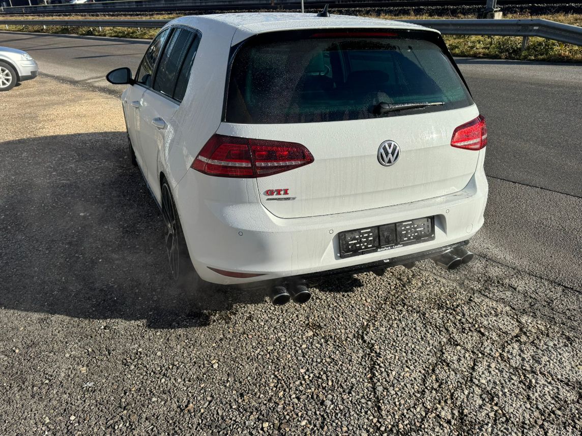 VW Golf VII 2.0 TSI GTI Performance DSG-image-3