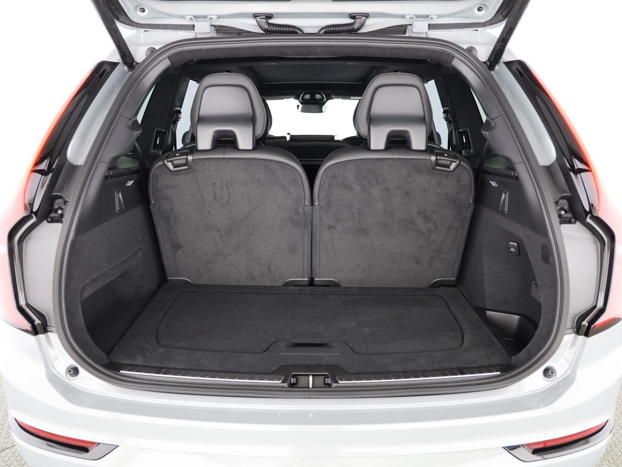 VOLVO XC90 2.0 T8 TE Black Edition eAWD-image-3