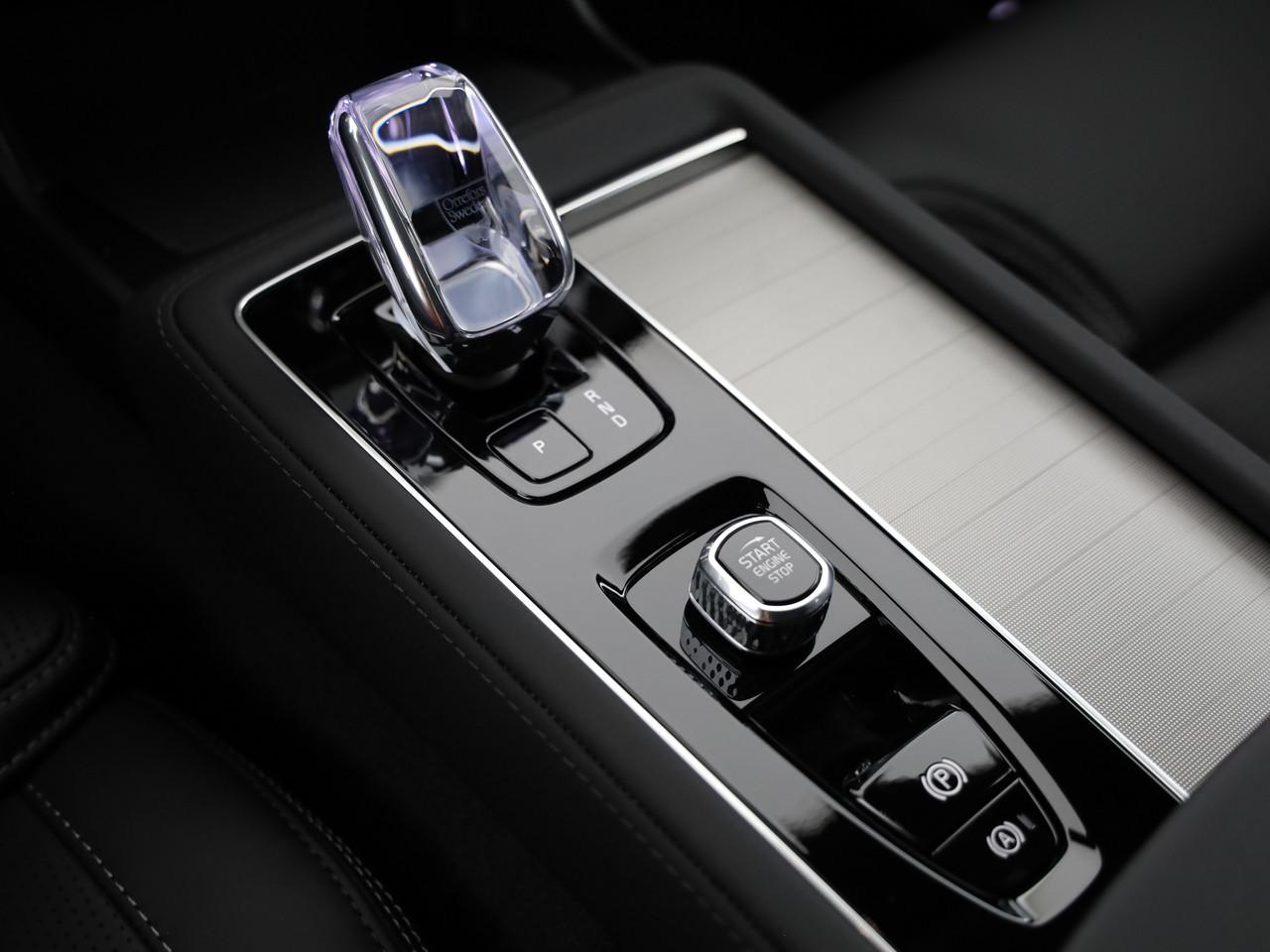 VOLVO XC90 2.0 T8 TE Black Edition eAWD-image-13