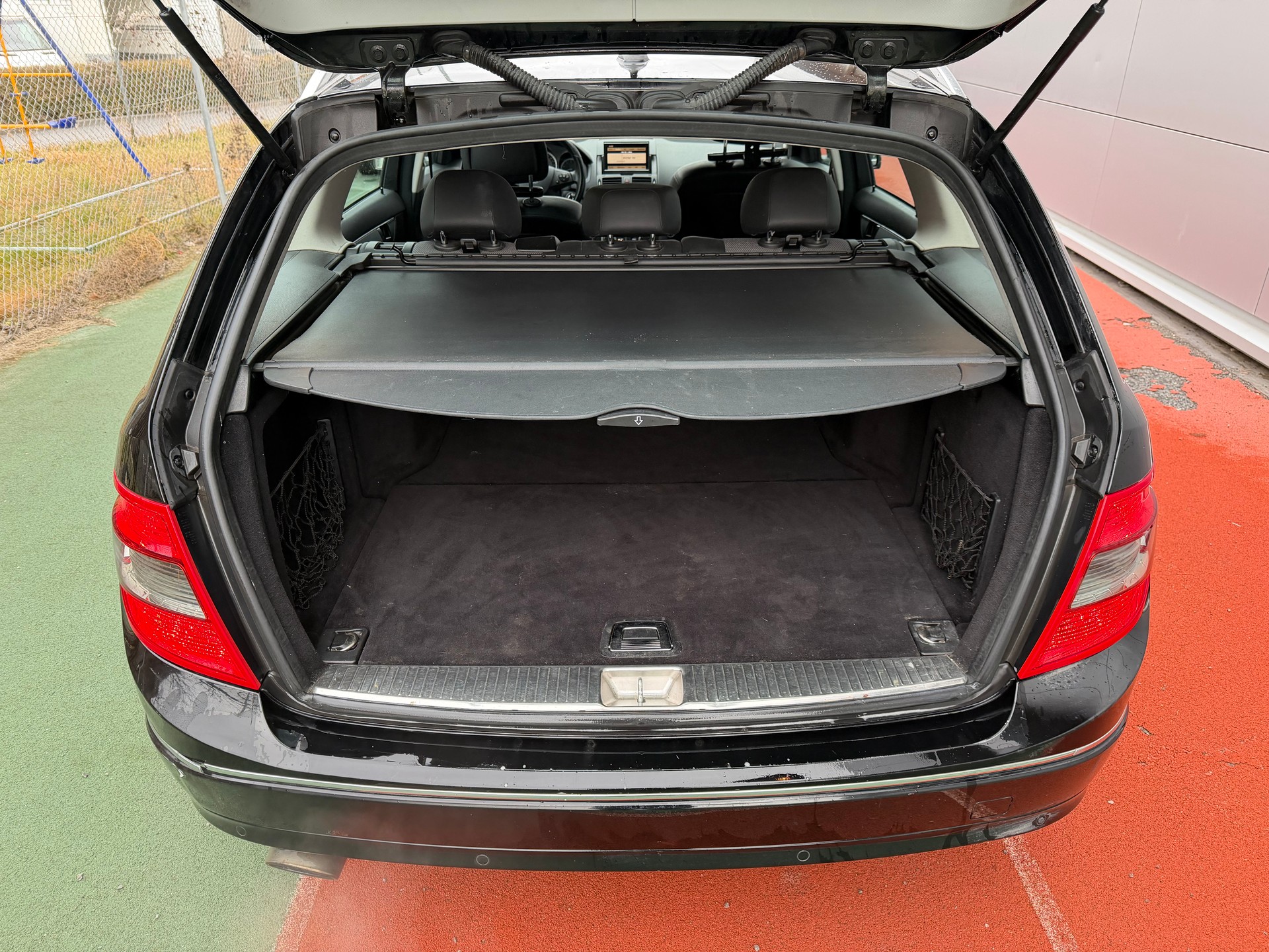 MERCEDES-BENZ C 250 CGI BlueEfficiency Elégance Automatic-image-12
