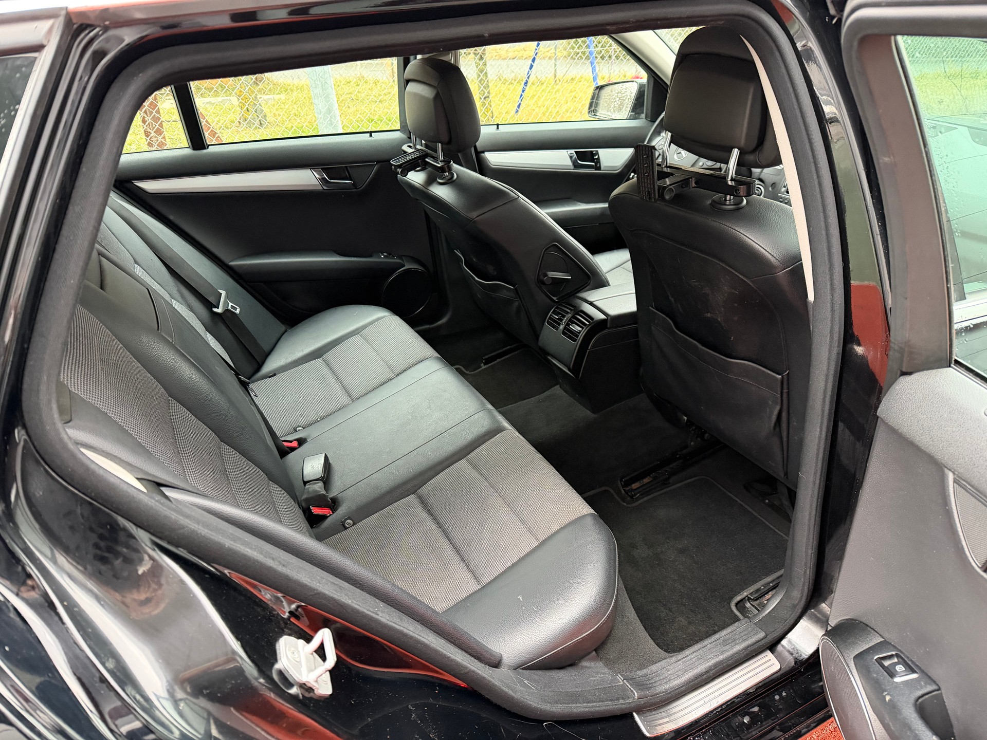 MERCEDES-BENZ C 250 CGI BlueEfficiency Elégance Automatic-image-11