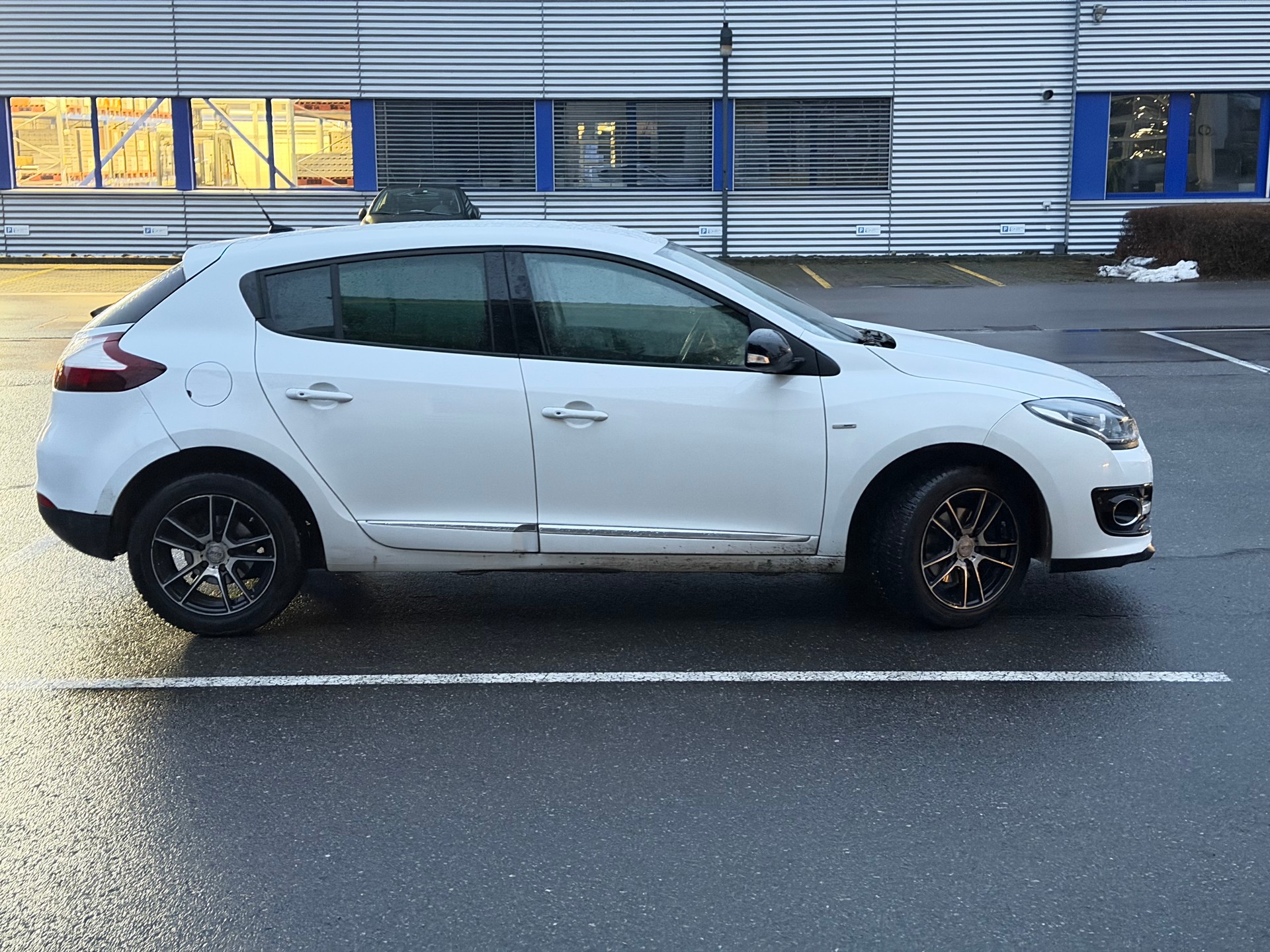 RENAULT Mégane 1.2 16V Turbo Bose-image-6
