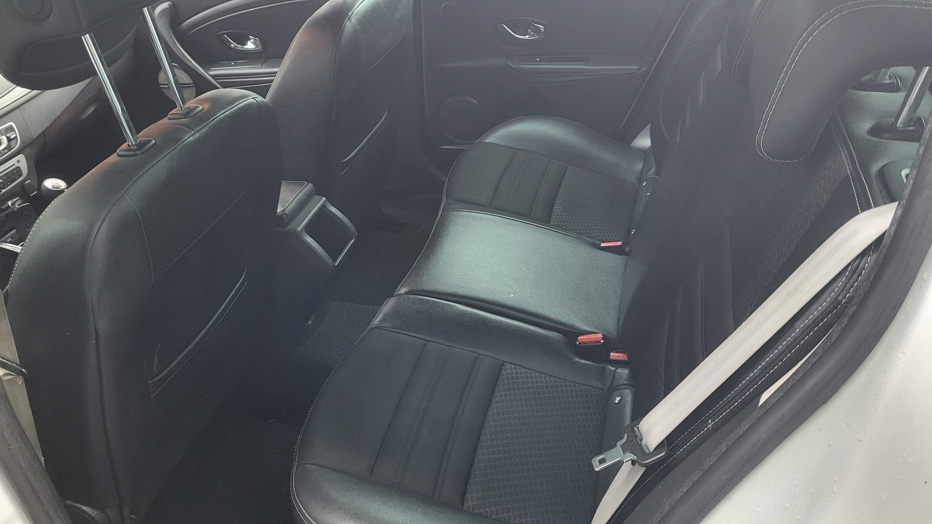 RENAULT Mégane 1.2 16V Turbo Bose-image-13