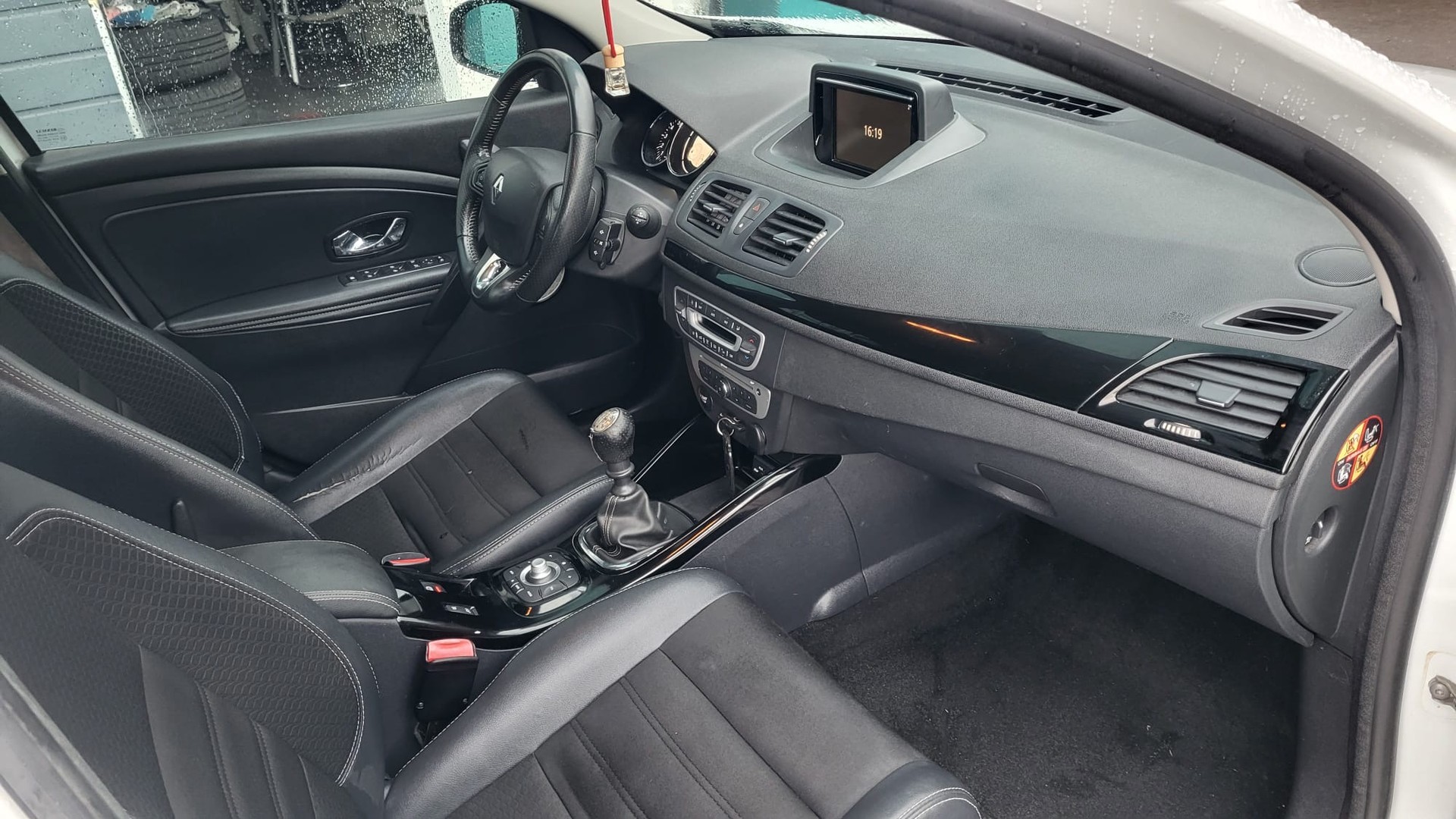 RENAULT Mégane 1.2 16V Turbo Bose-image-9