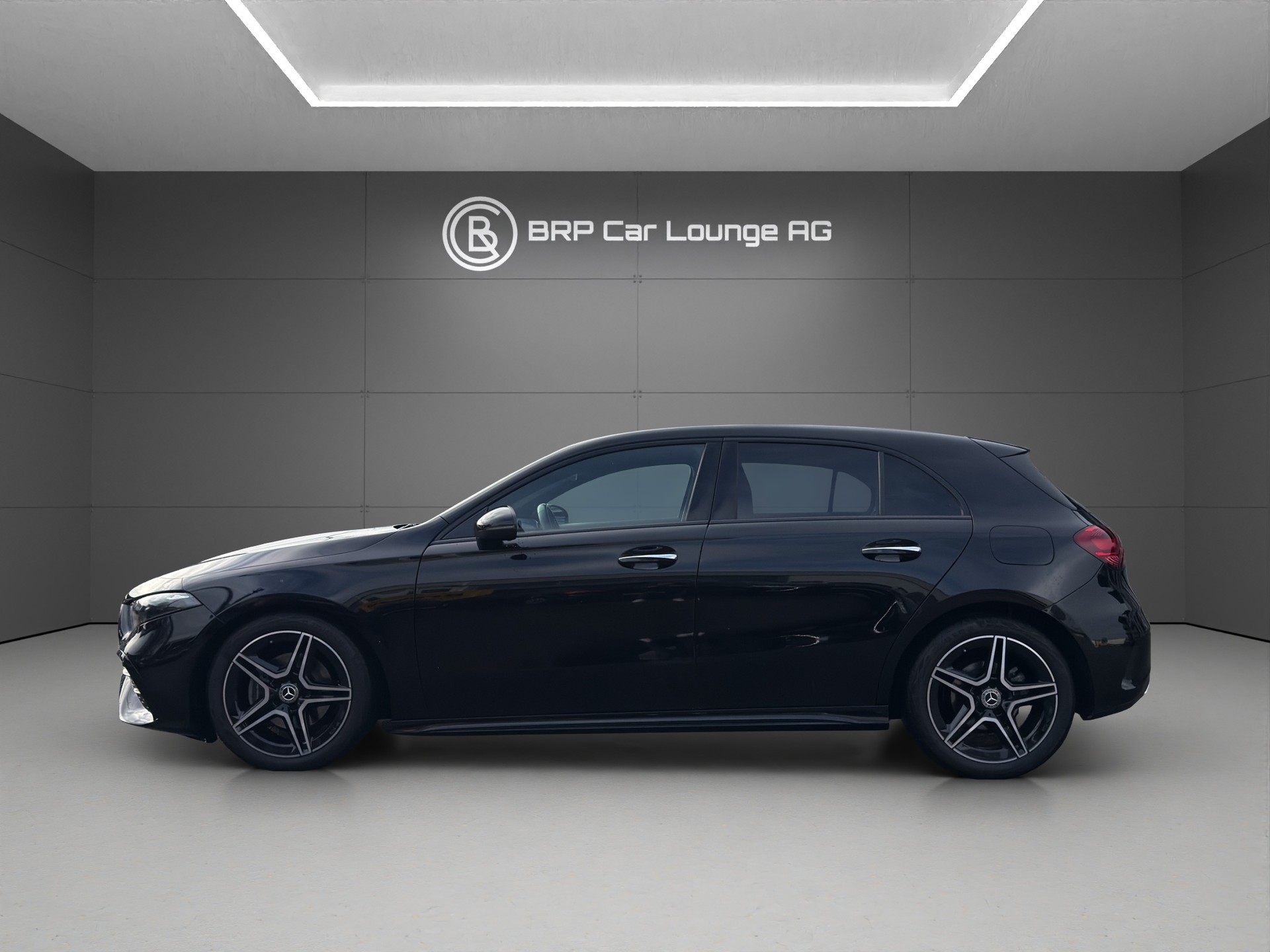 MERCEDES-BENZ A 180d * FACELIFT * AMG Line *-showroom-element-1