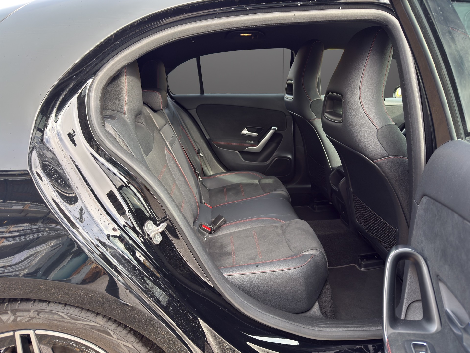 MERCEDES-BENZ A 180d * FACELIFT * AMG Line *-image-13