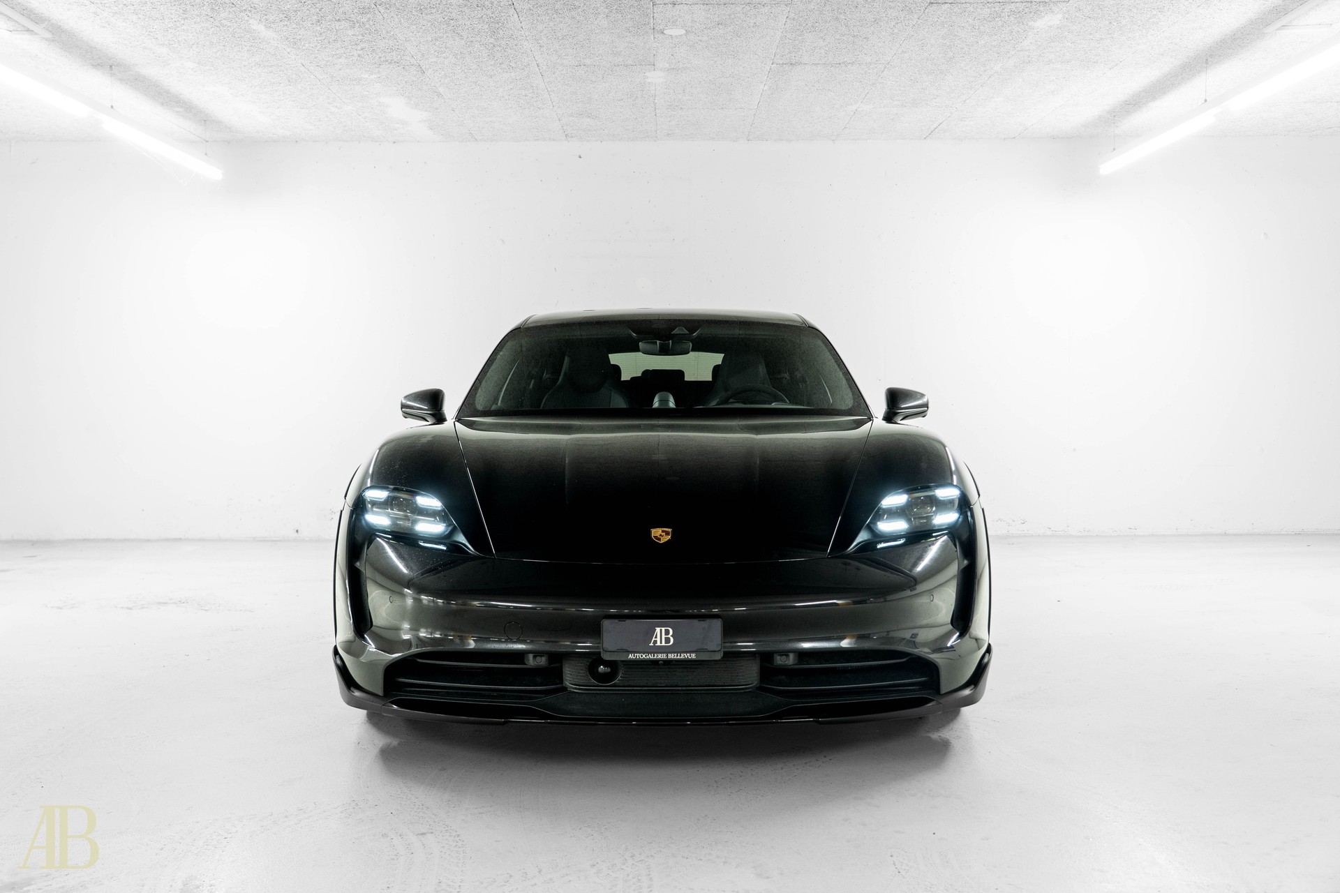 PORSCHE Taycan Cross Turismo 4S-image-1