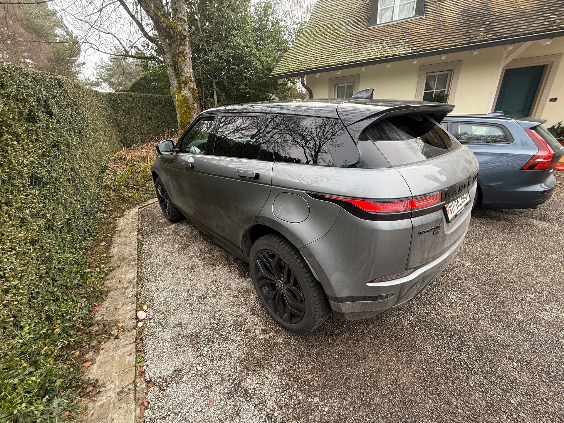 LAND ROVER Range Rover Evoque P 300e S AT8-image-4