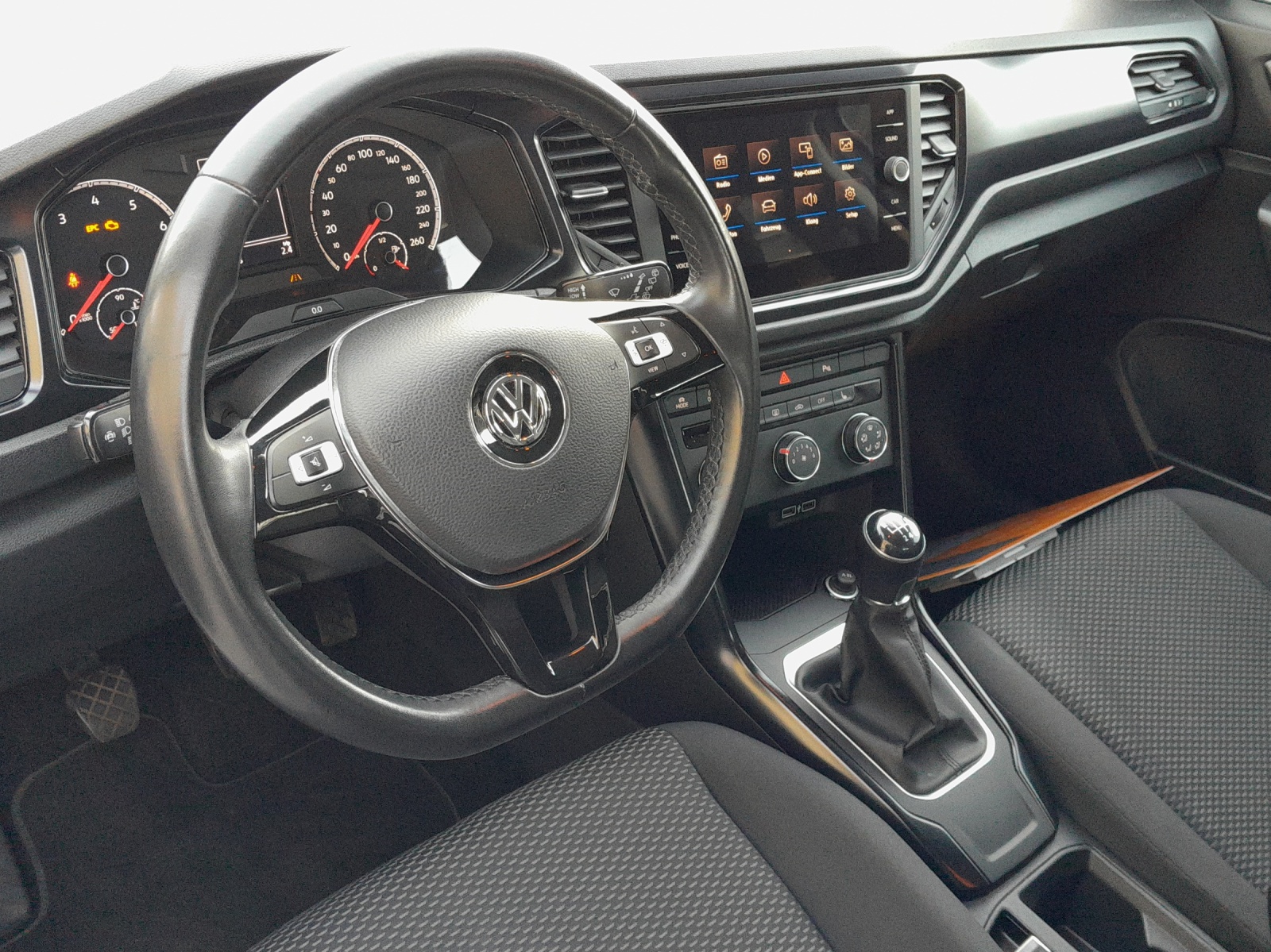 VW T-Roc 1.0 TSI-image-7