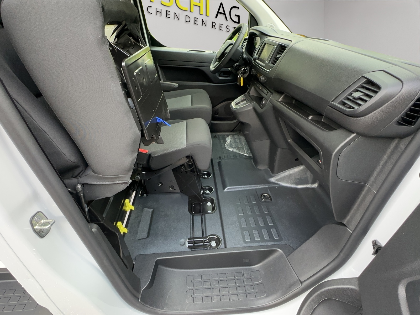 OPEL Vivaro-e Cargo 2.7t M 50 kWh-image-11