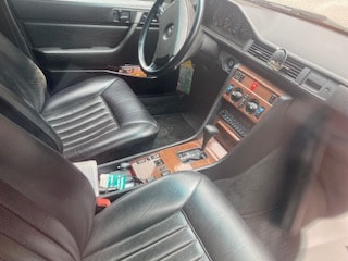 MERCEDES-BENZ 300 E-image-4