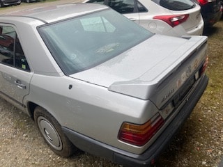 MERCEDES-BENZ 300 E-image-3