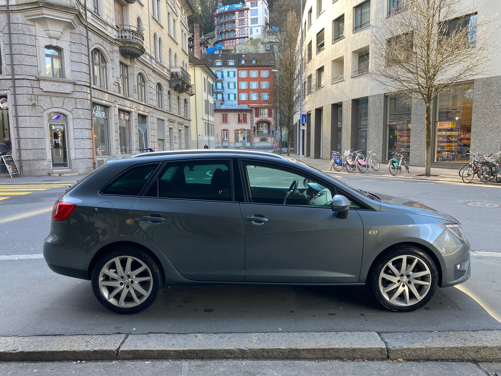 SEAT Ibiza ST 1.4 TSI FR DSG-image-1