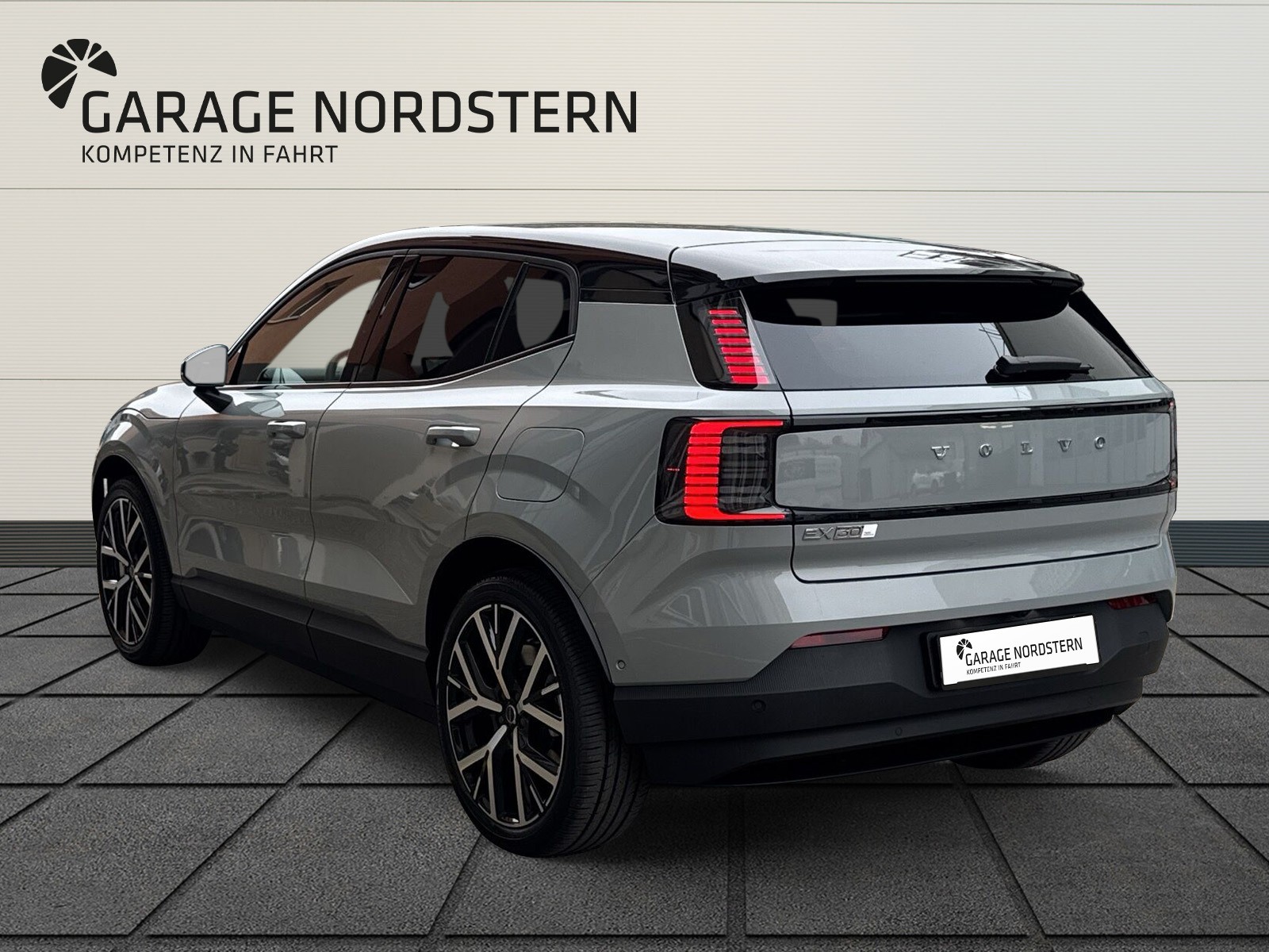 VOLVO EX30 E60 Twin Ultra Performance AWD-showroom-element-2