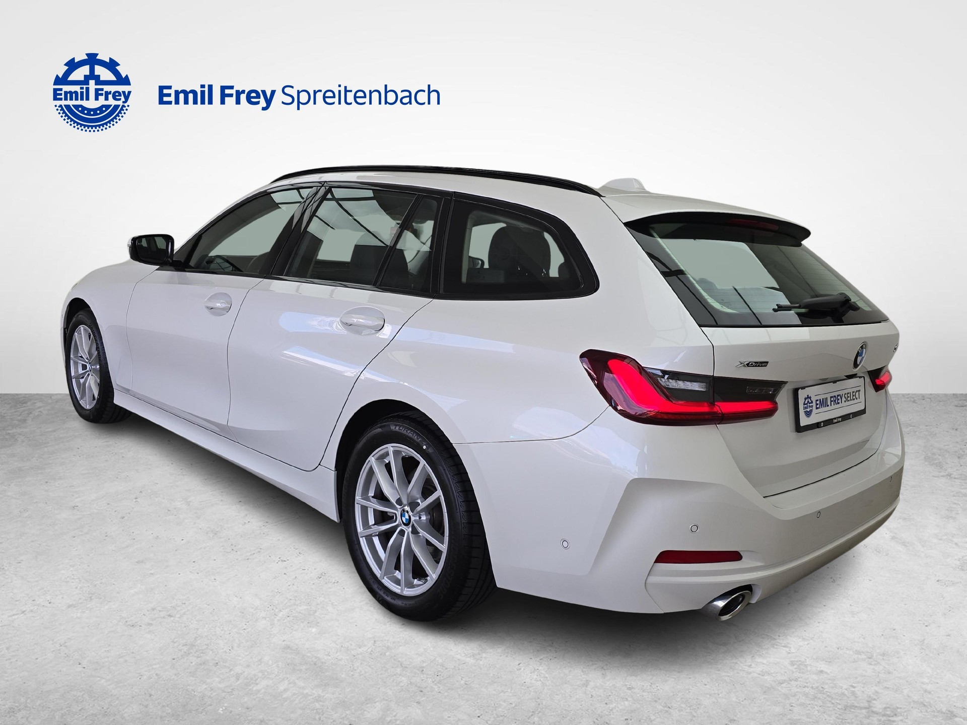 BMW 320d xDrive SAG Touring-image-2