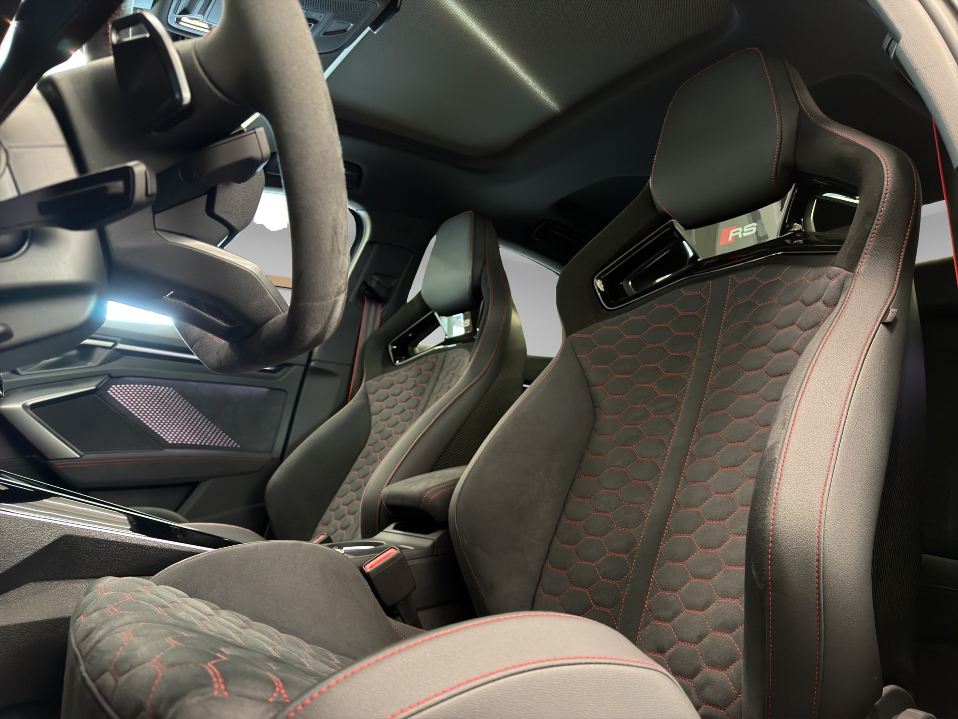 AUDI RS3 Limousine 2.5 TSI quattro S-tronic MTM-Umbau-image-12