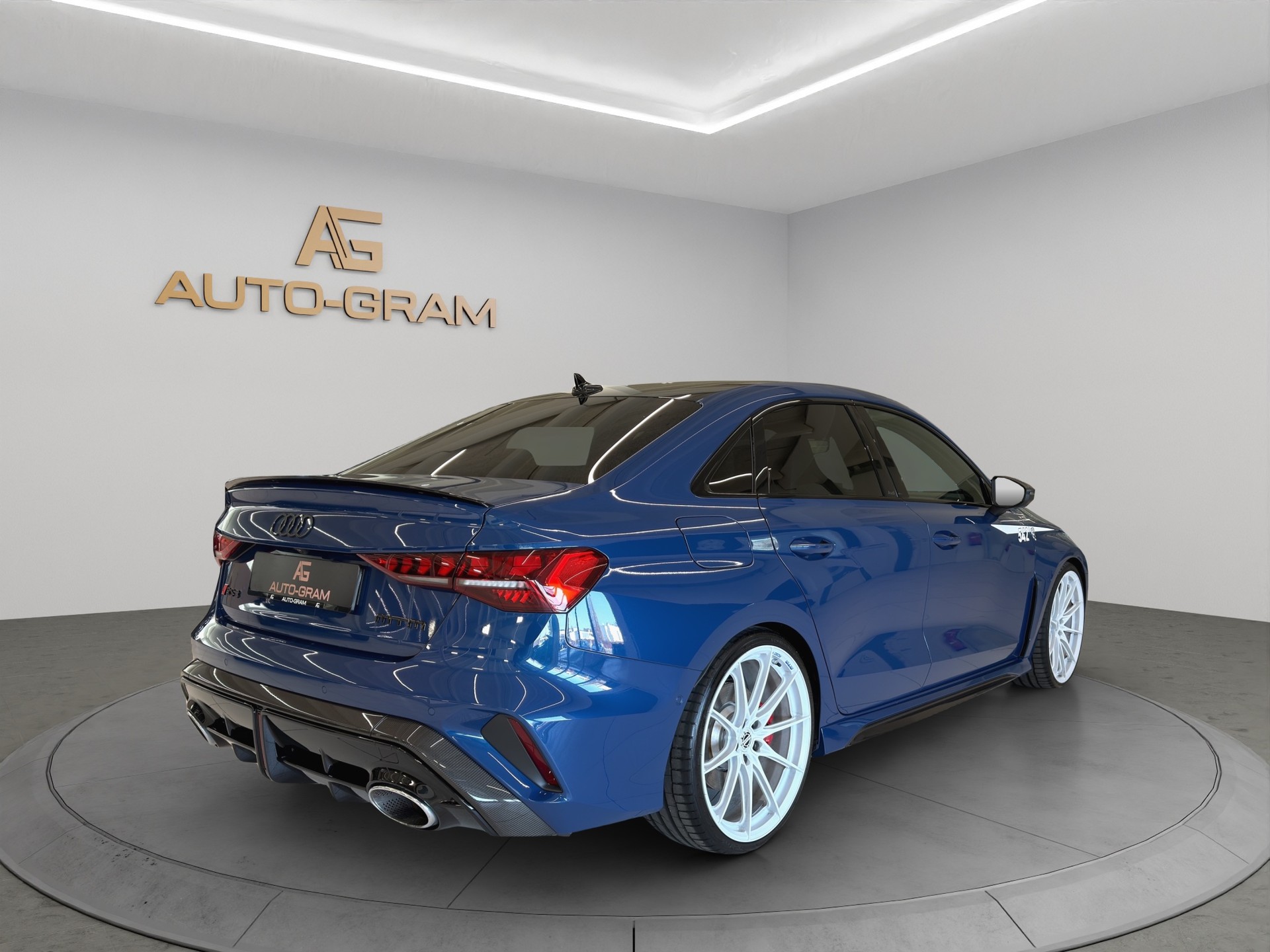 AUDI RS3 Limousine 2.5 TSI quattro S-tronic MTM-Umbau-image-4