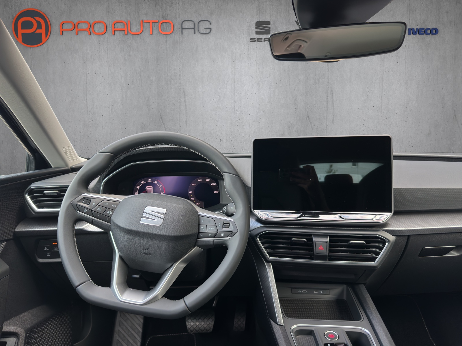 SEAT Leon ST 1.5 eTSI mHEV DSG Style-image-8