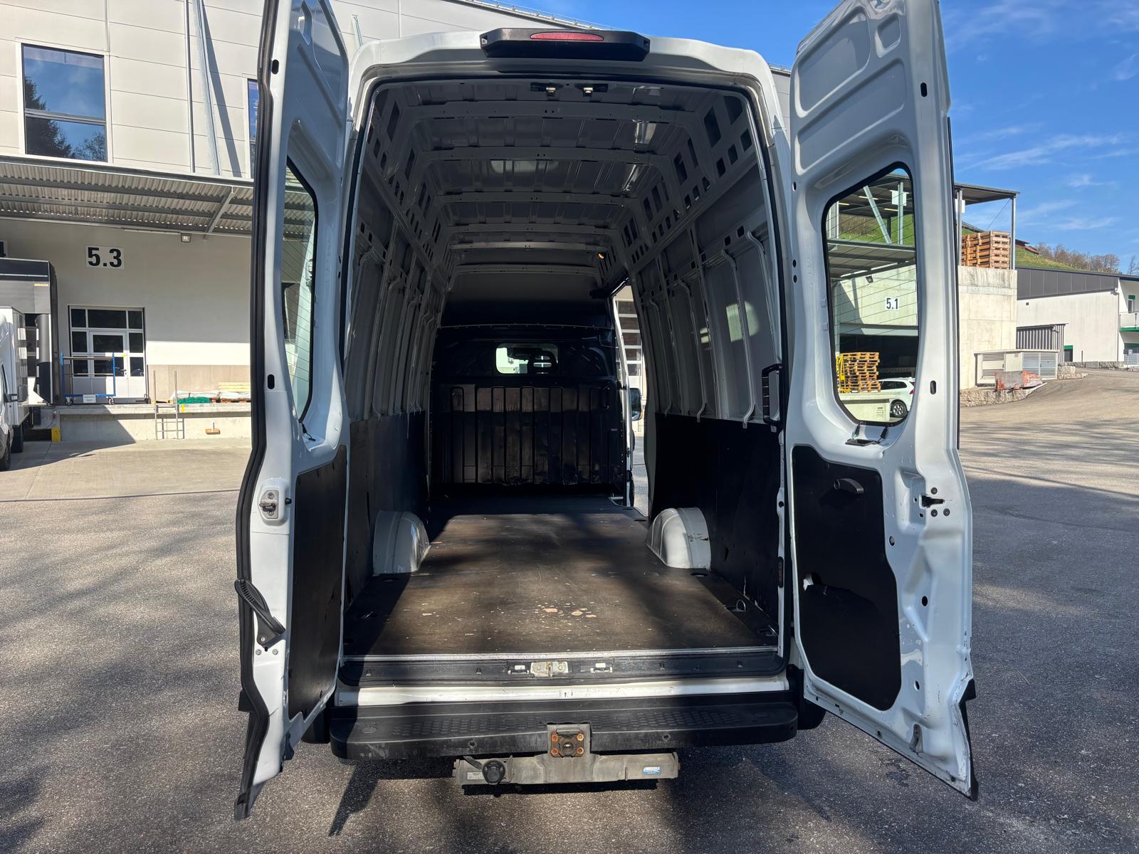 IVECO IVECO 35S16V Daily-image-3