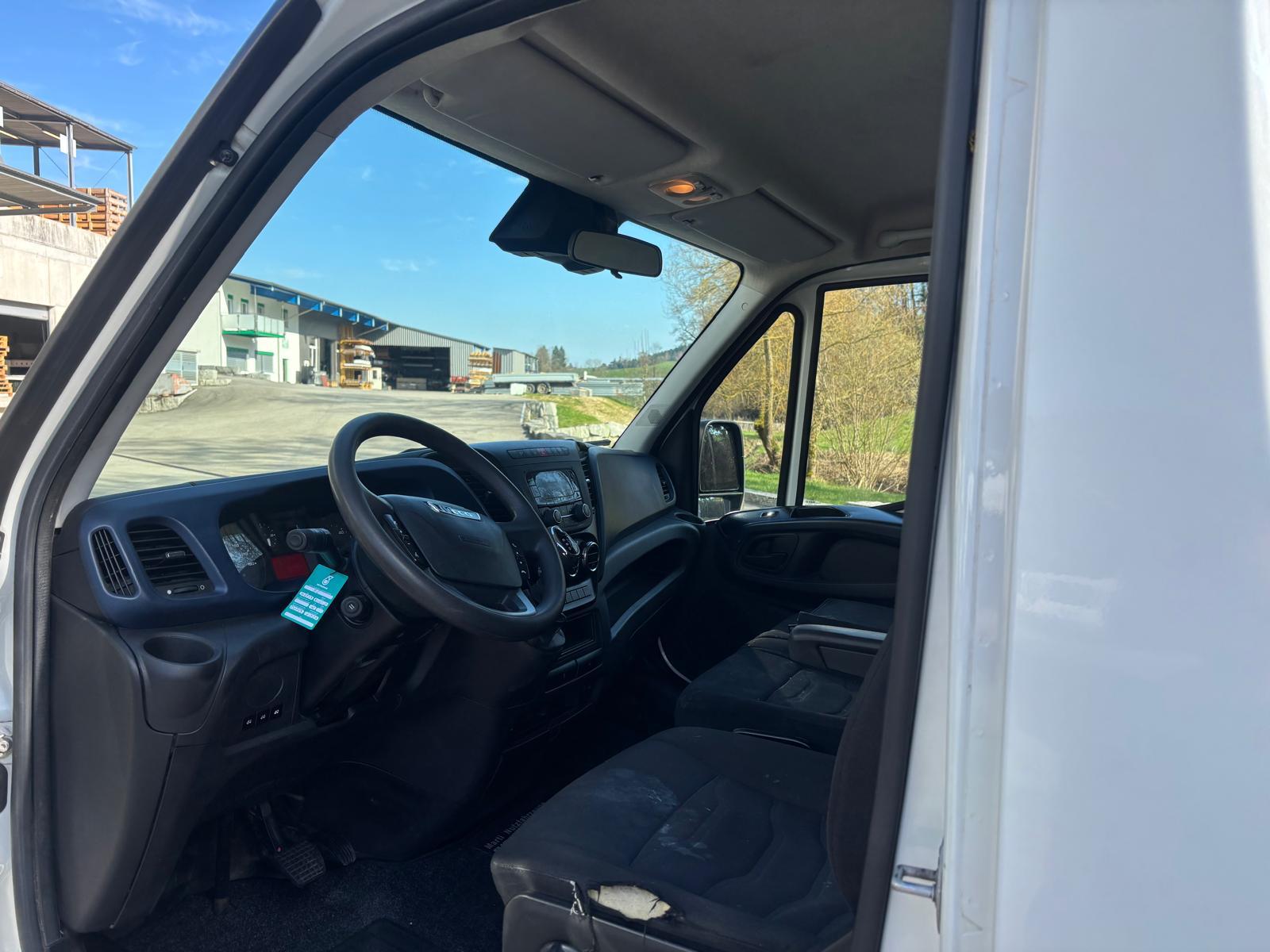 IVECO IVECO 35S16V Daily-image-1