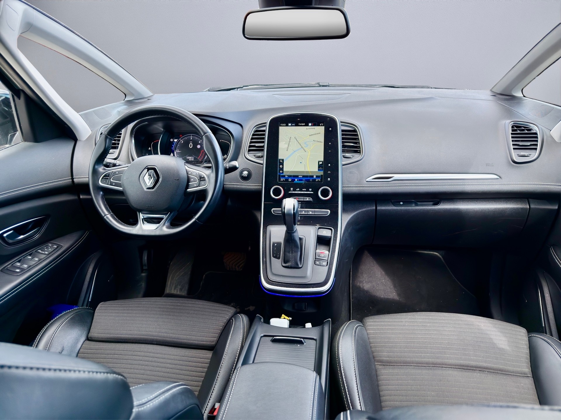 RENAULT Grand Scénic 1.5 dCi Initiale Paris EDC 7 Plätze-image-12