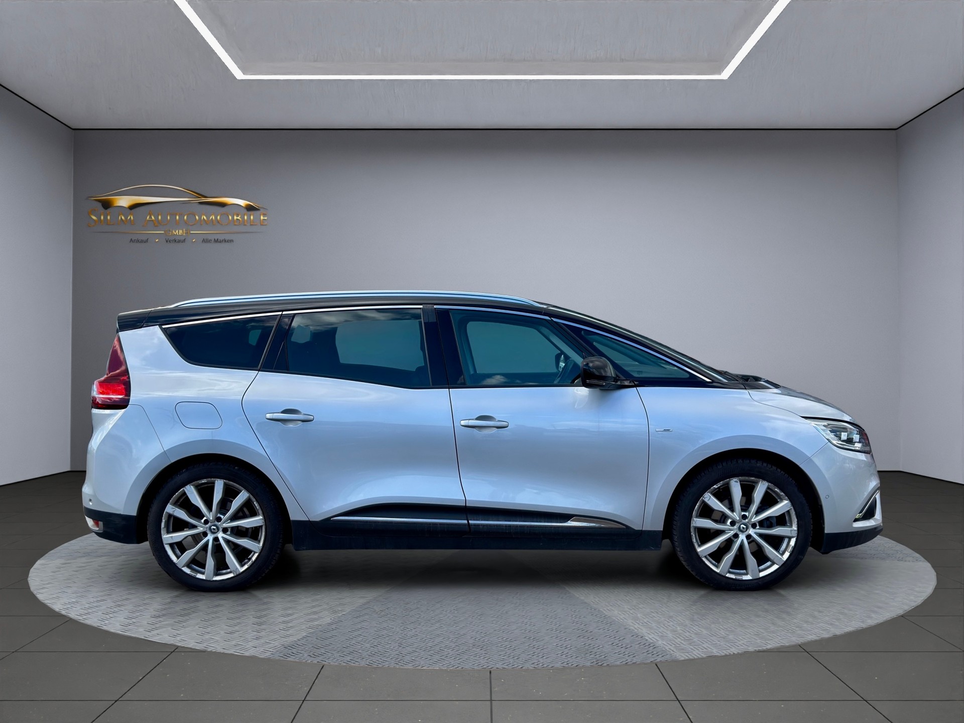 RENAULT Grand Scénic 1.5 dCi Initiale Paris EDC 7 Plätze-image-5