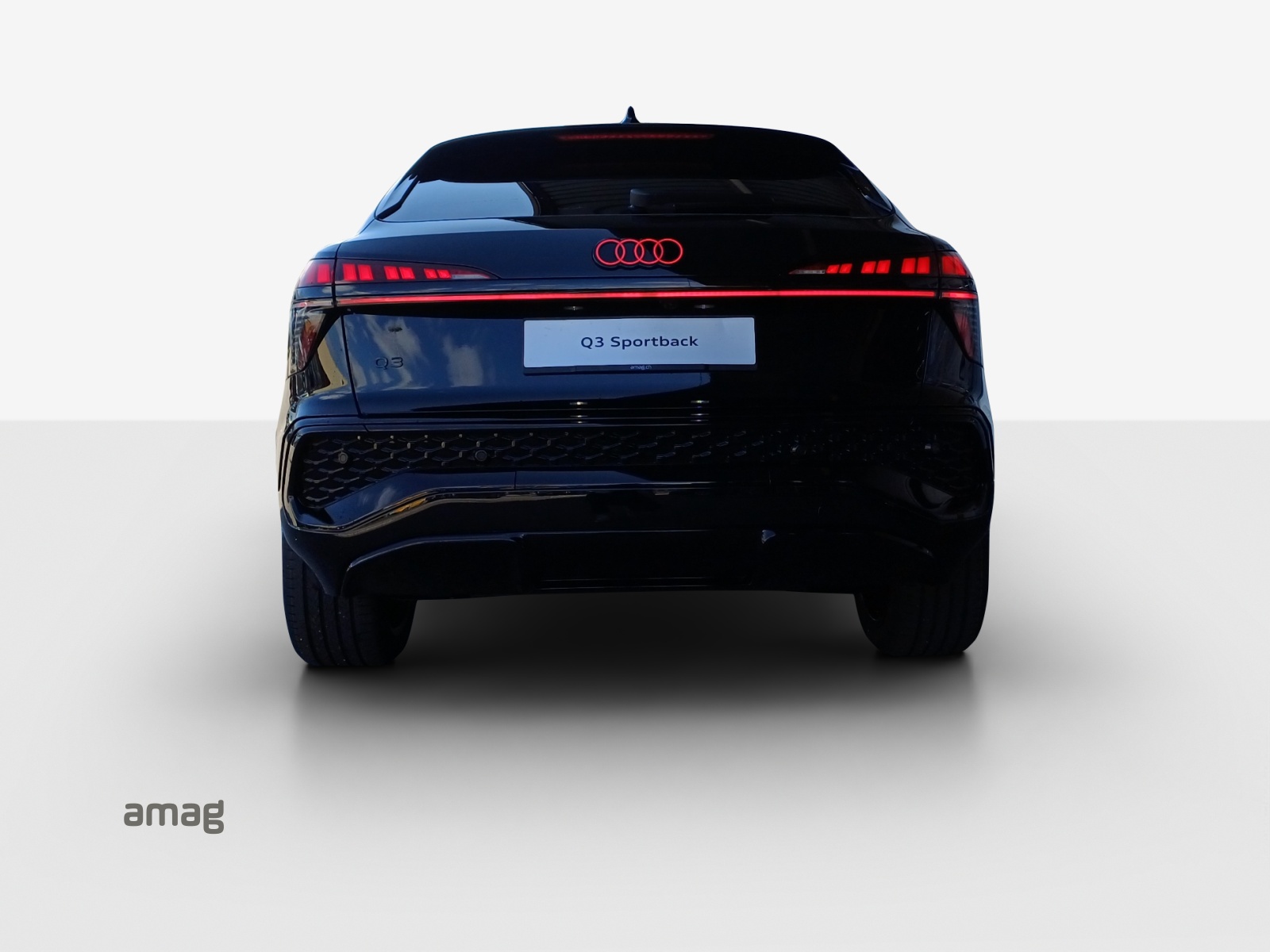 AUDI Q3 Sportback e-hybrid 200 kW S tronig-image-3