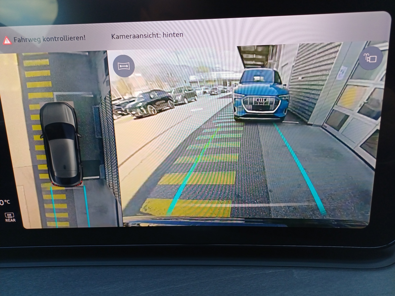 AUDI Q3 Sportback e-hybrid 200 kW S tronig-image-13
