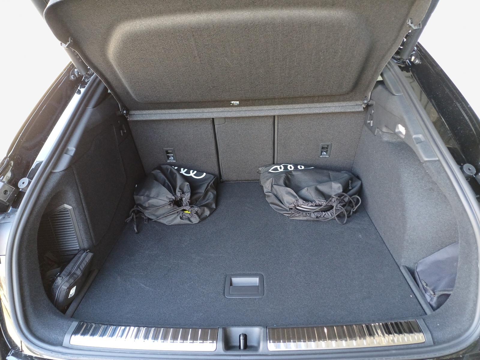 AUDI Q3 Sportback e-hybrid 200 kW S tronig-image-12
