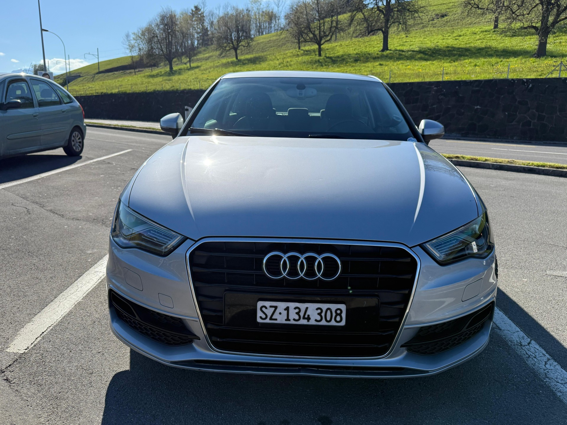 AUDI A3 1.6 TDI Ambition S-tronic-image-1