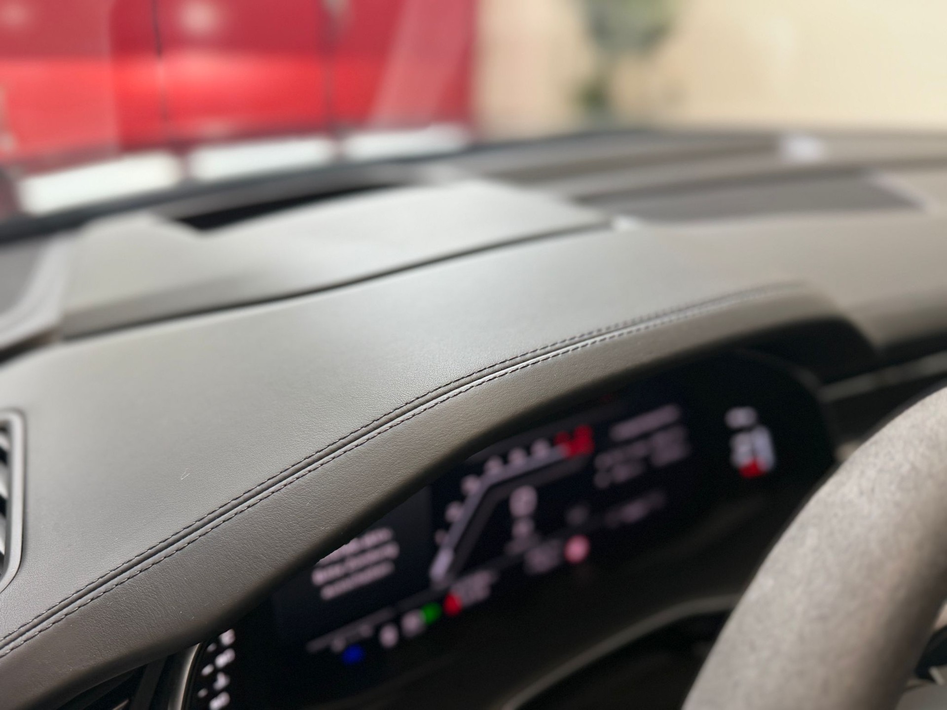 AUDI RSQ8-image-15