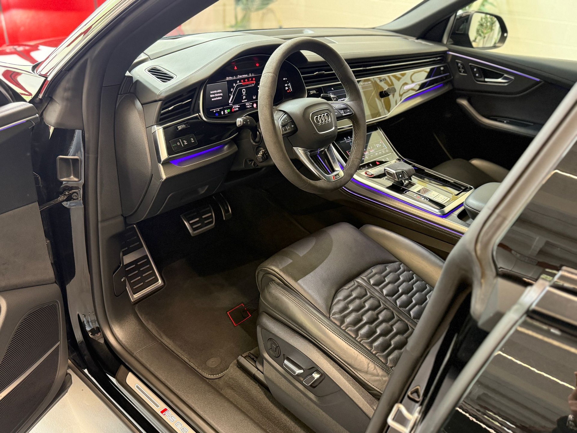 AUDI RSQ8-image-8