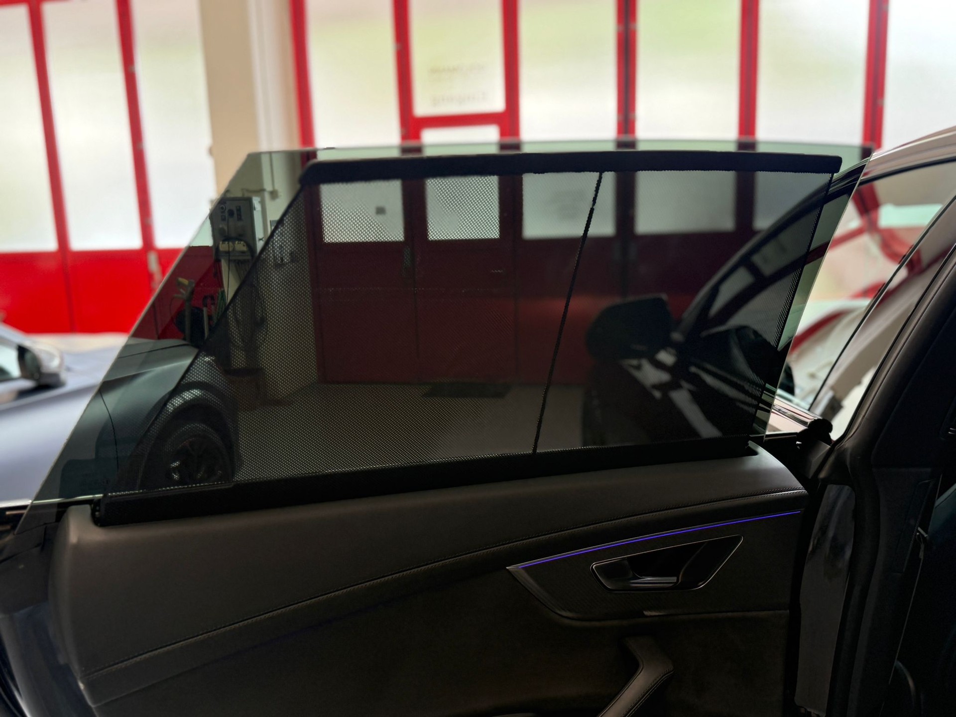 AUDI RSQ8-image-13