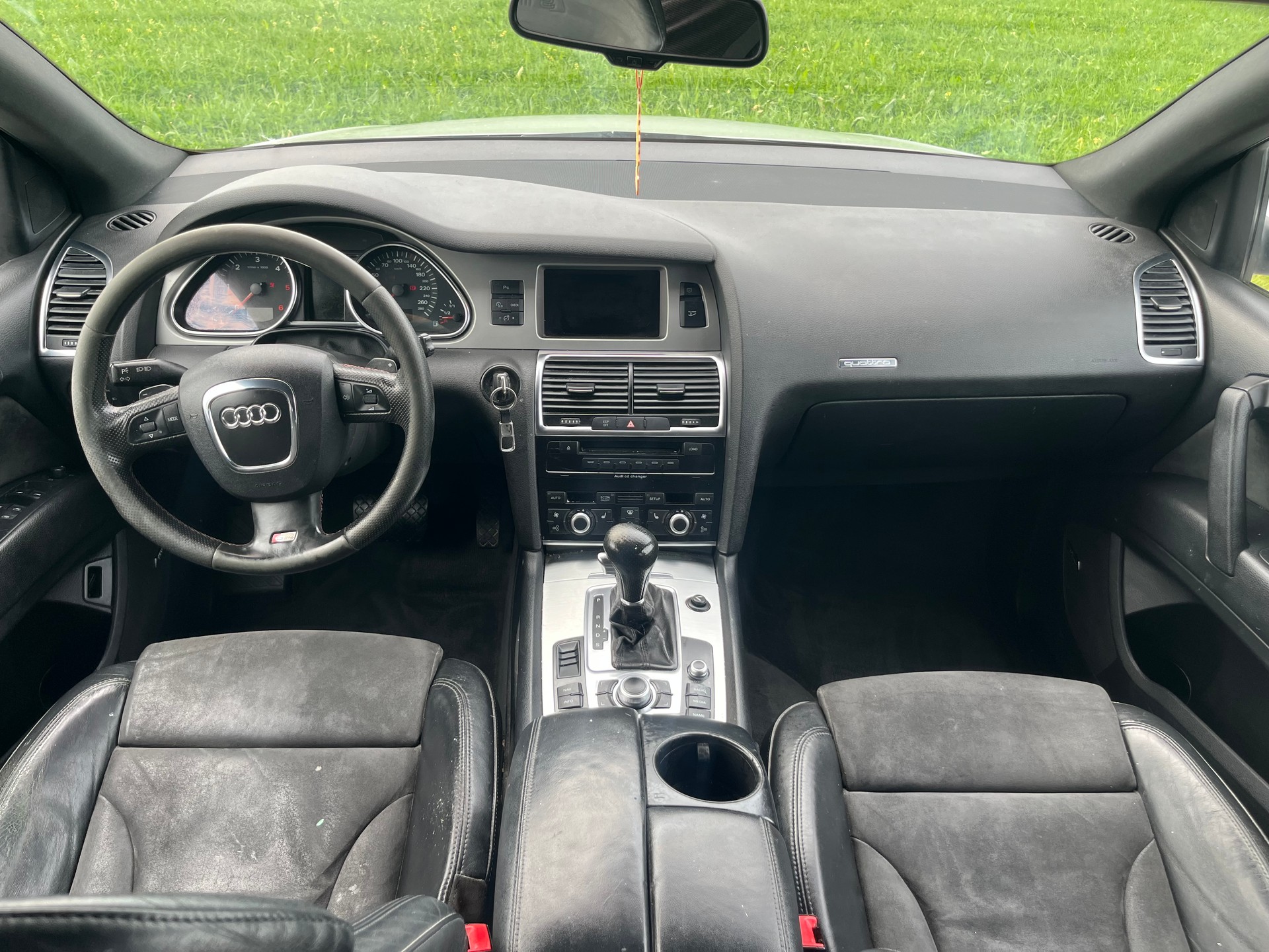 AUDI Q7 4.2 TDI quattro tiptronic-image-6