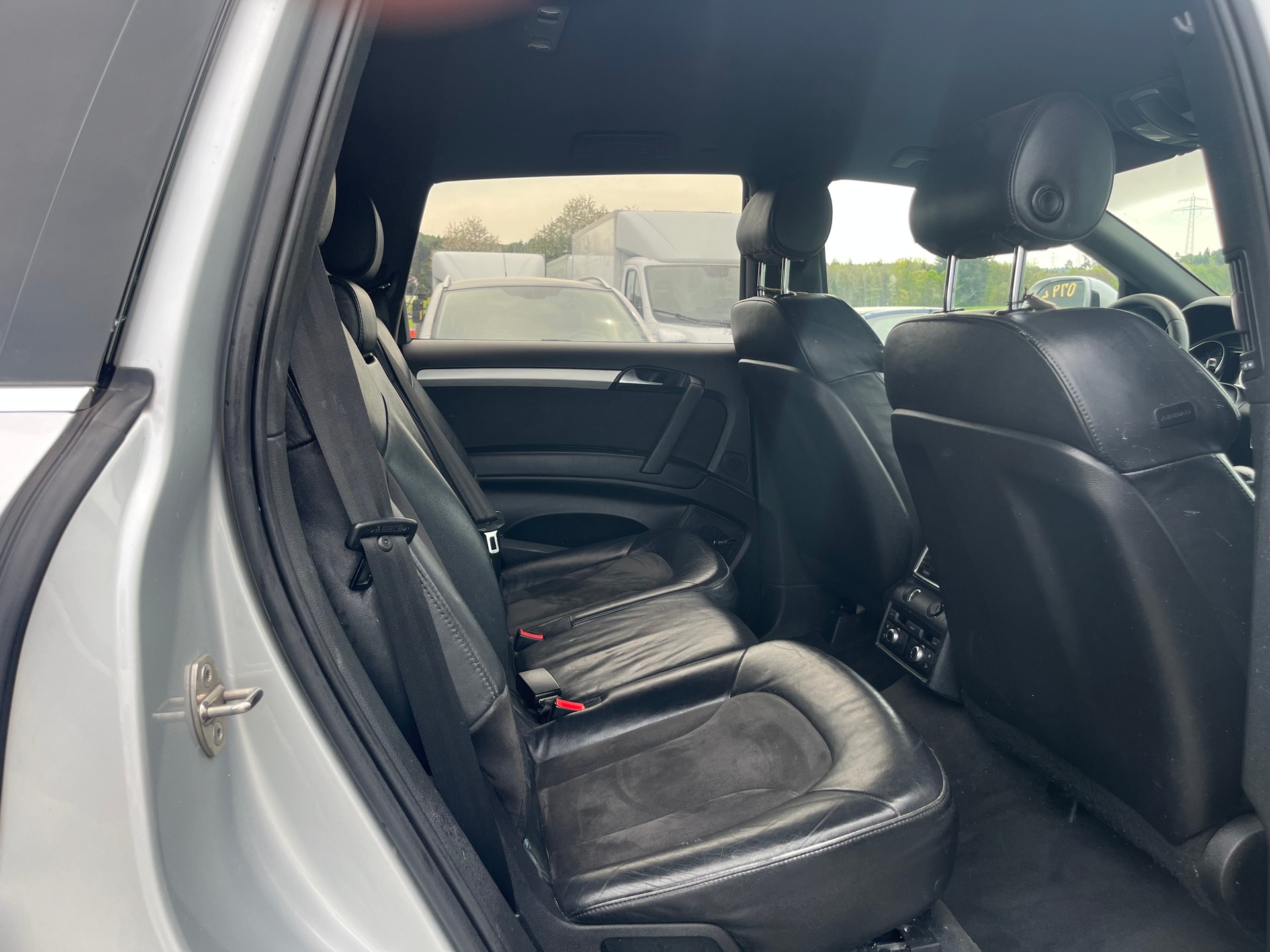 AUDI Q7 4.2 TDI quattro tiptronic-image-9