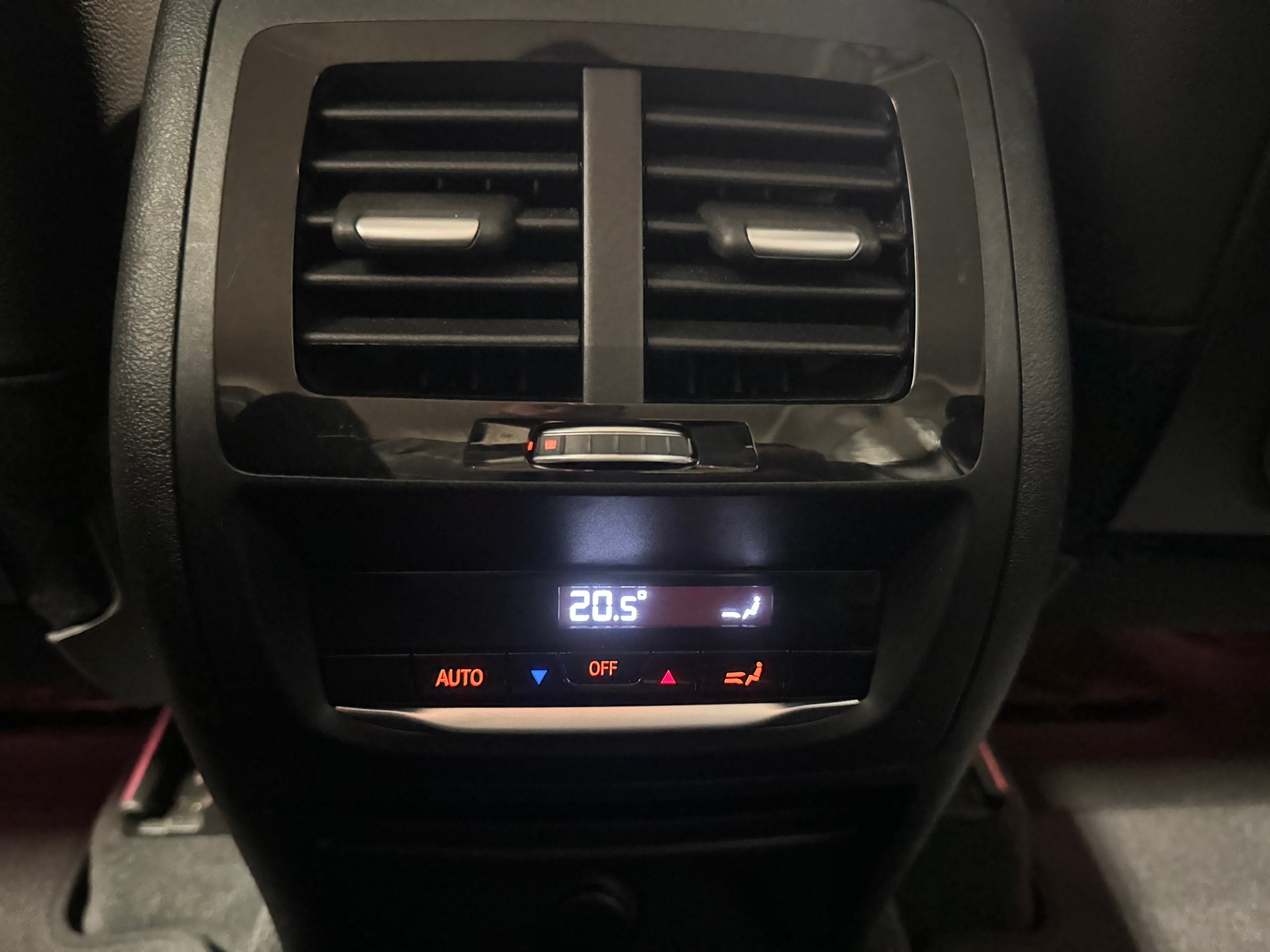 BMW X3 xDrive 20d xLine Steptronic(M)(80)-image-16