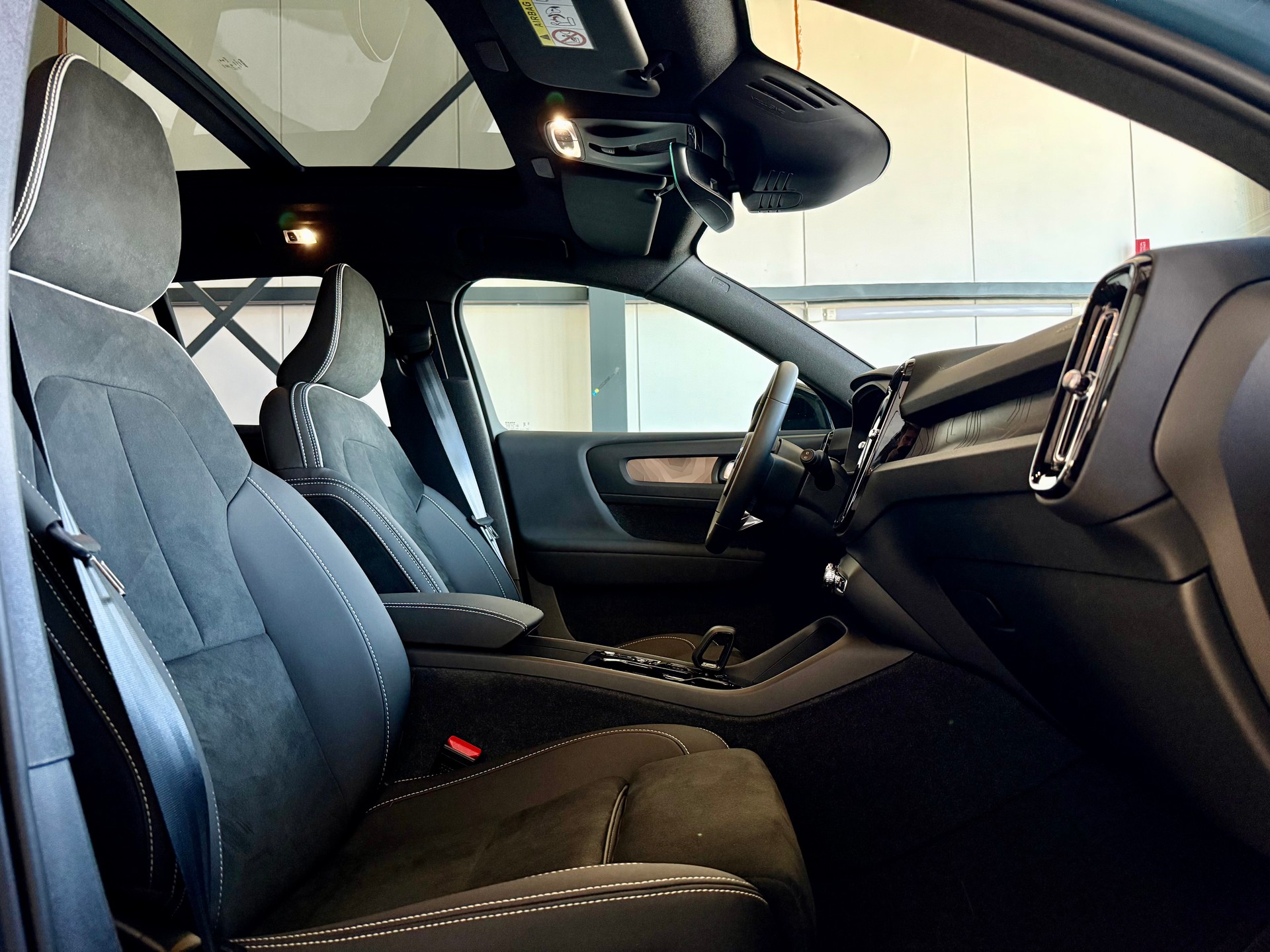 VOLVO XC40 T5 PHEV Ultimate Dark DCT-image-9