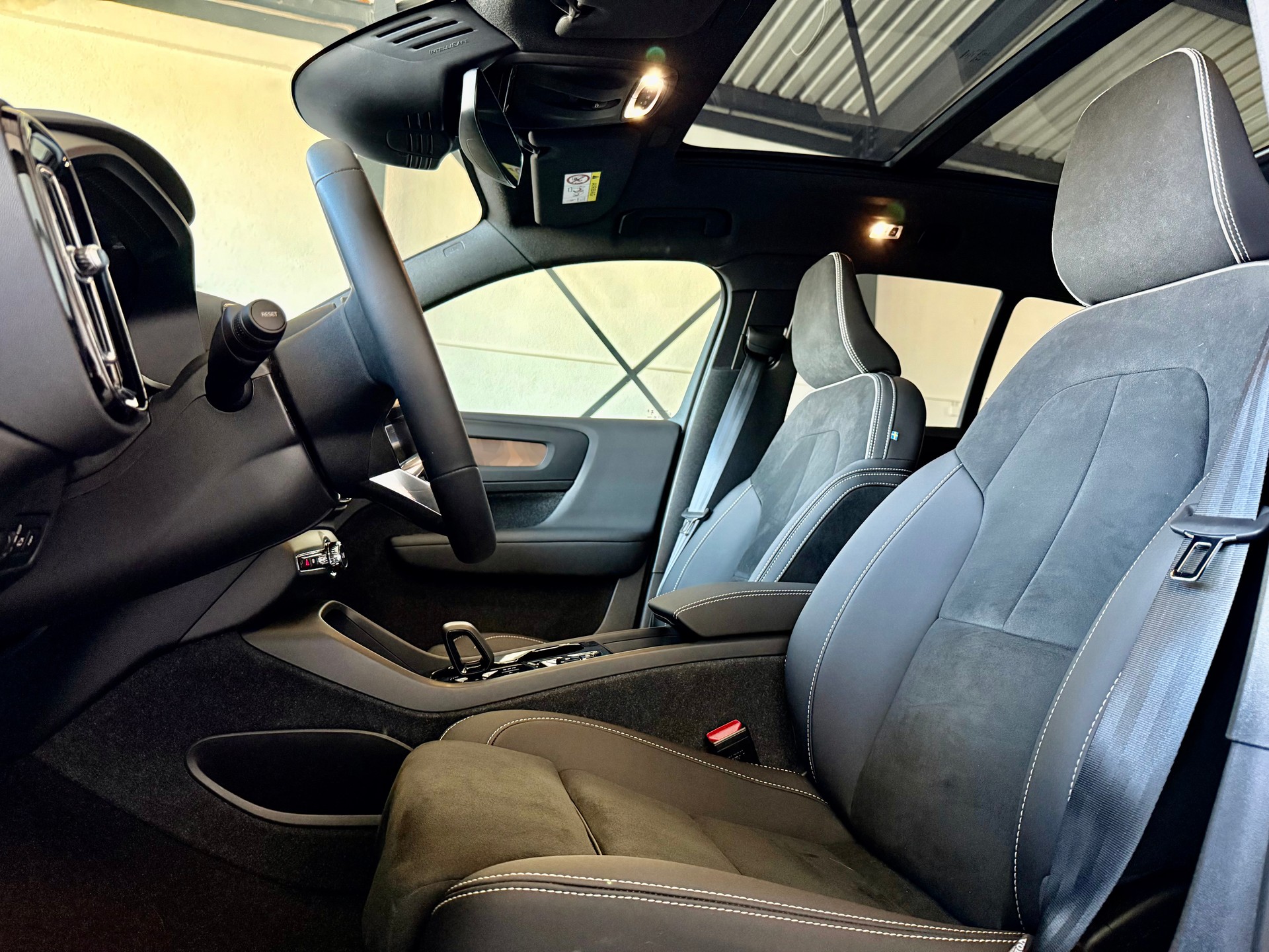 VOLVO XC40 T5 PHEV Ultimate Dark DCT-image-8