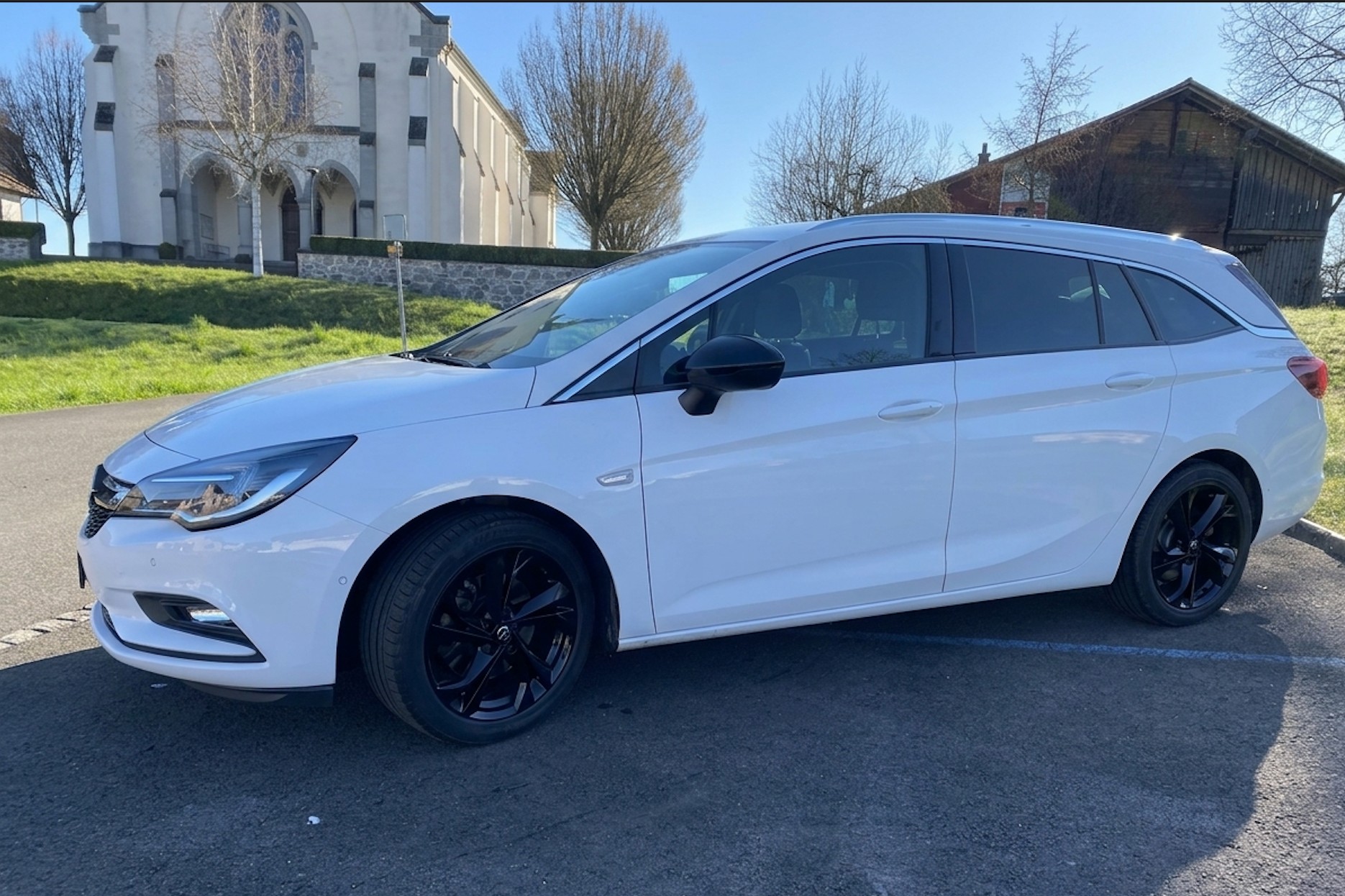 OPEL Astra Sports Tourer 1.6i Turbo Black Edition