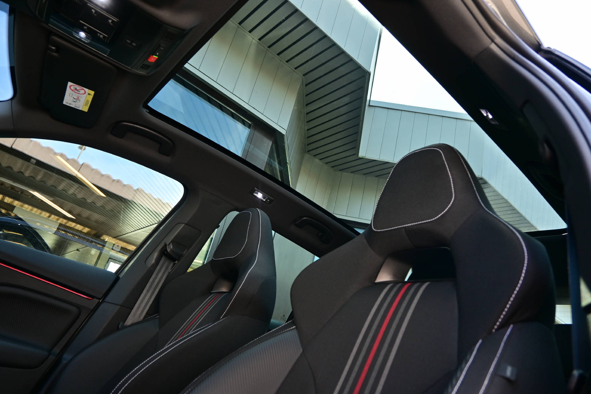 SKODA Kamiq 1.0 TSI Monte Carlo DSG *Werksgarantie bis 11/29*Rückfahrkamera*8-fach bereift-image-18