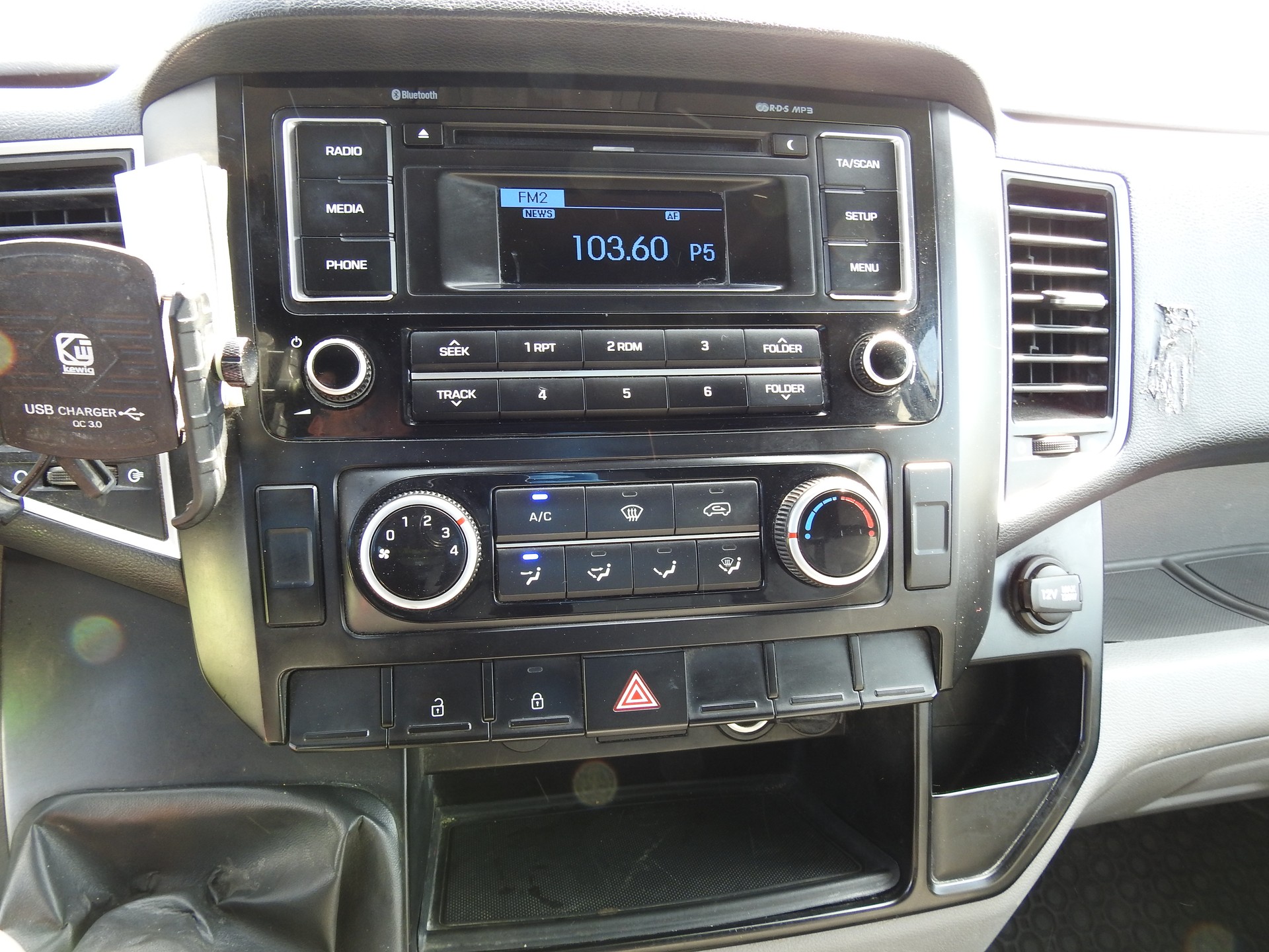 HYUNDAI H350 2.5 CRDi Amplia L2-image-16