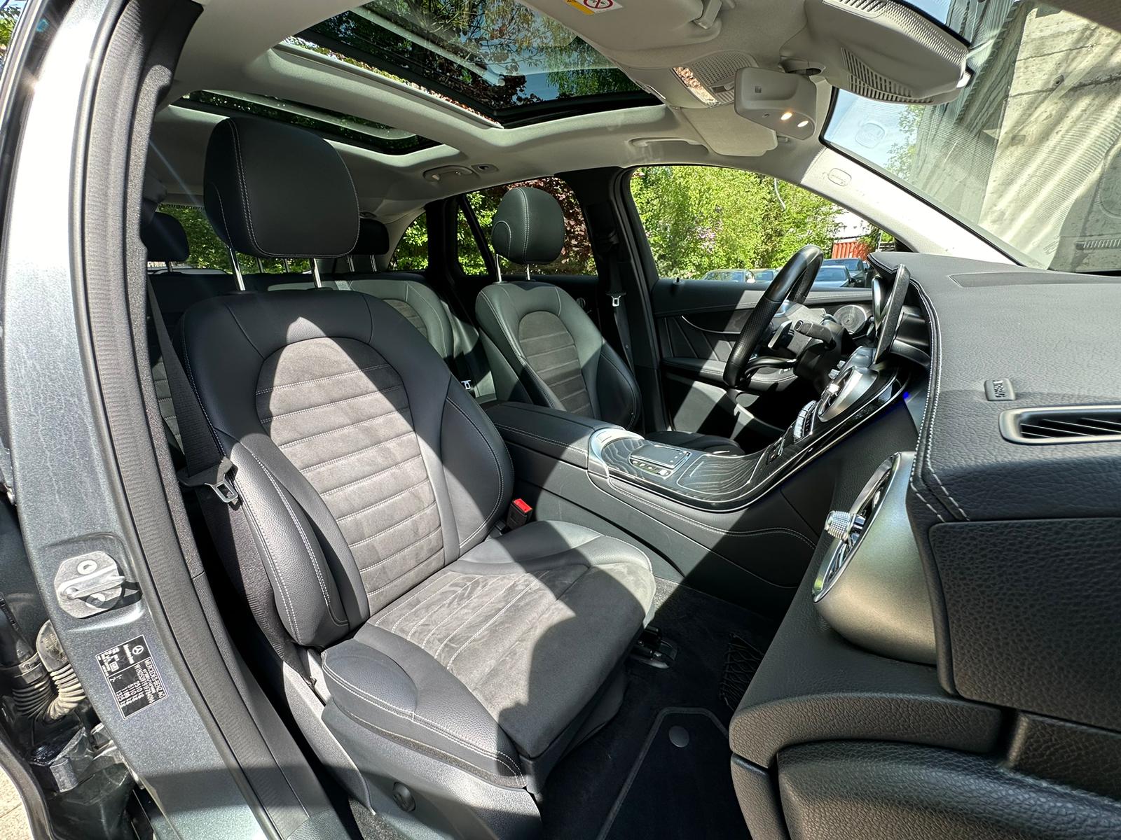 MERCEDES-BENZ GLC 300 d AMG Line 4Matic 9G-Tronic-image-19