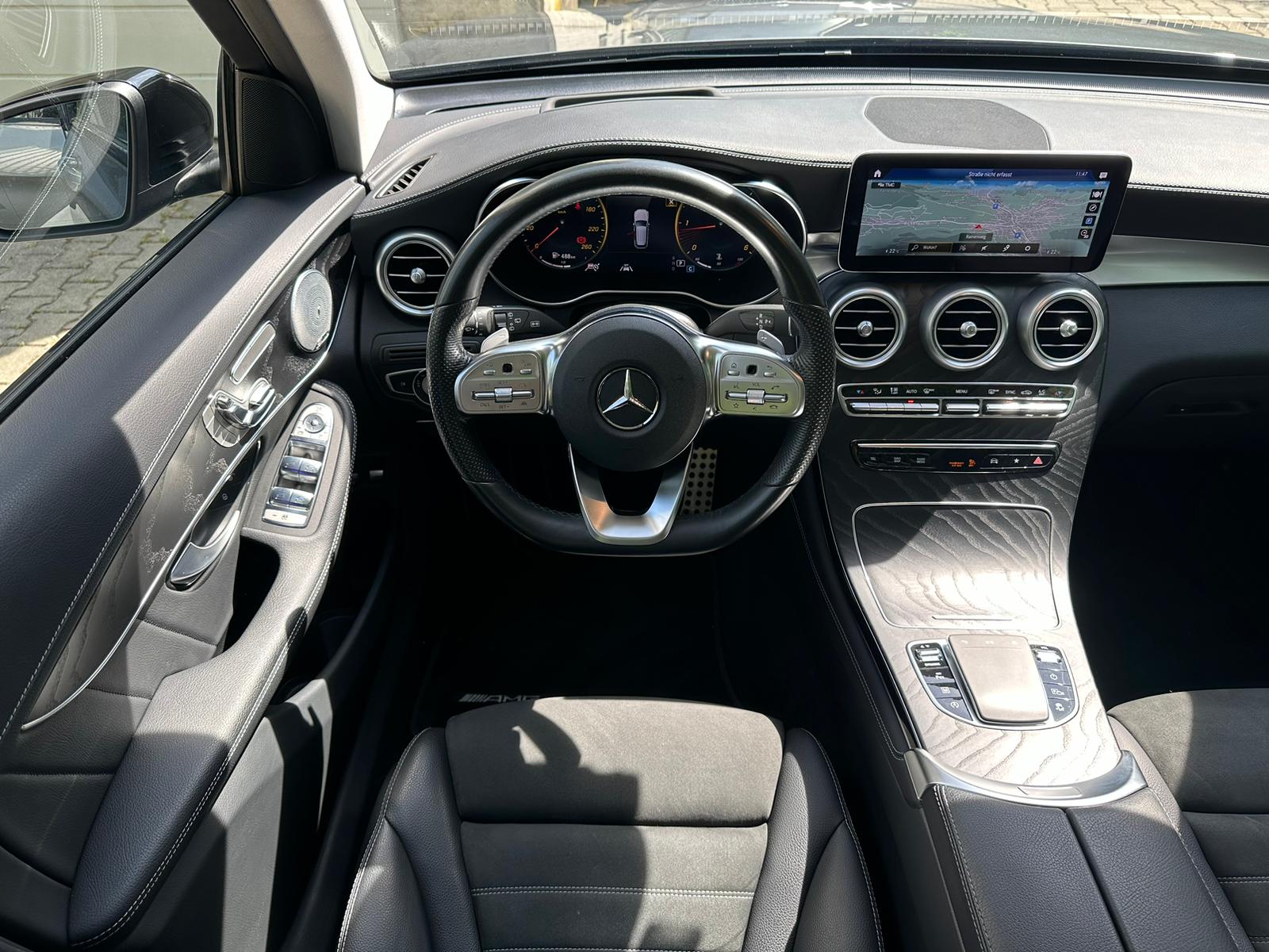 MERCEDES-BENZ GLC 300 d AMG Line 4Matic 9G-Tronic-image-21