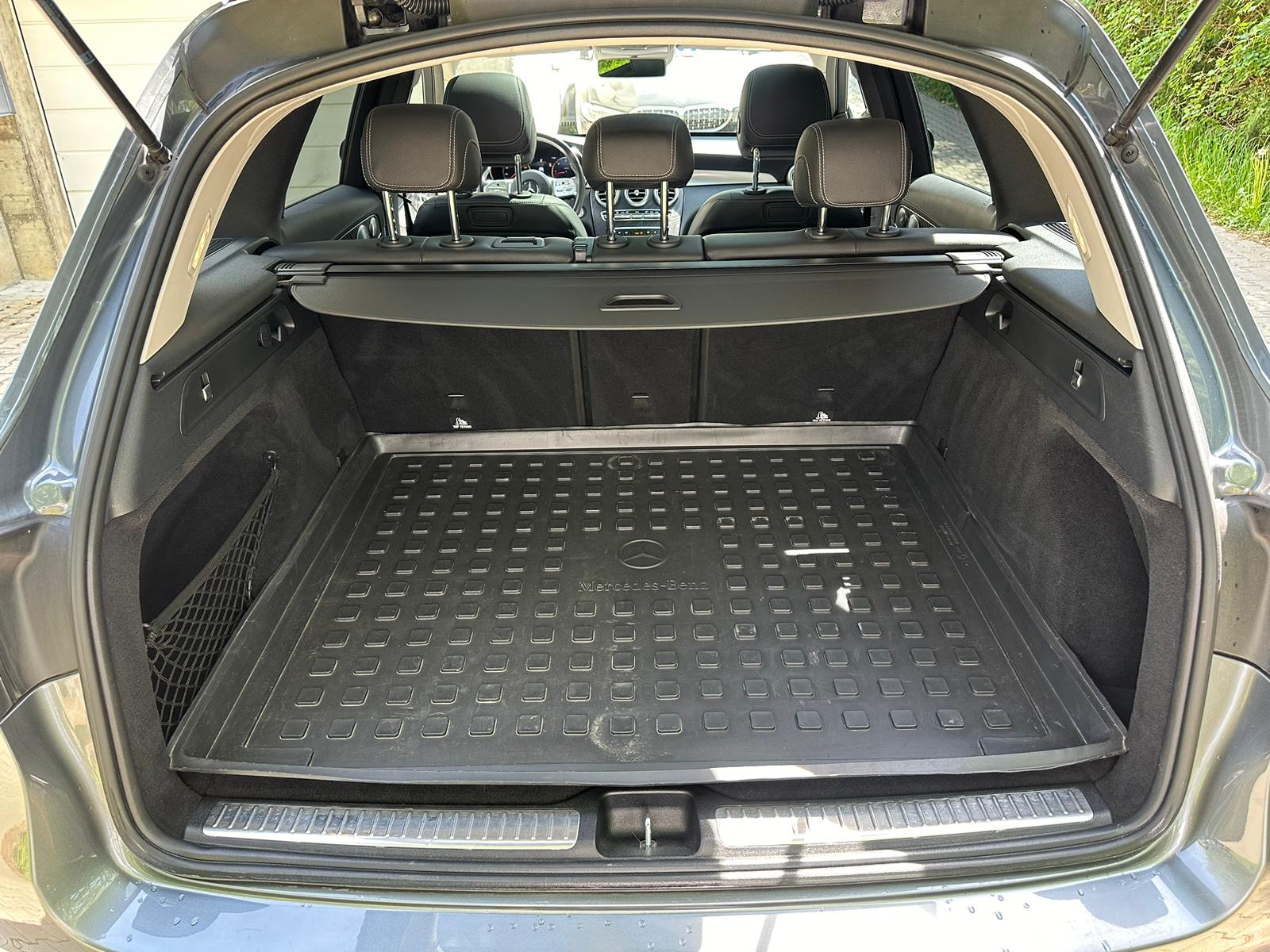 MERCEDES-BENZ GLC 300 d AMG Line 4Matic 9G-Tronic-image-16