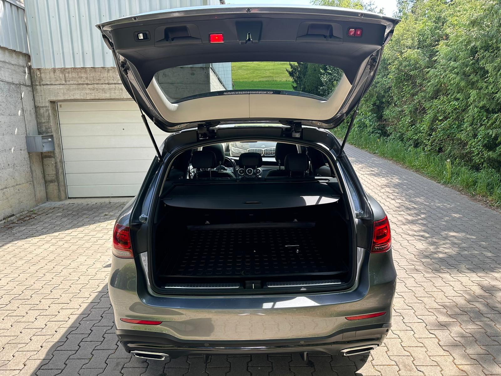 MERCEDES-BENZ GLC 300 d AMG Line 4Matic 9G-Tronic-image-15