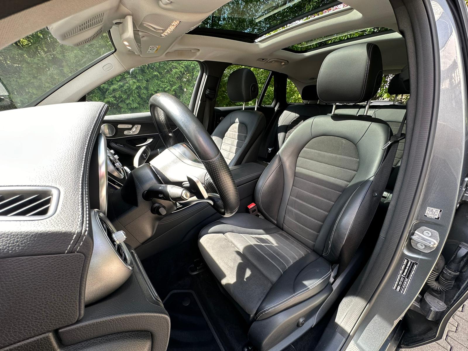 MERCEDES-BENZ GLC 300 d AMG Line 4Matic 9G-Tronic-image-13