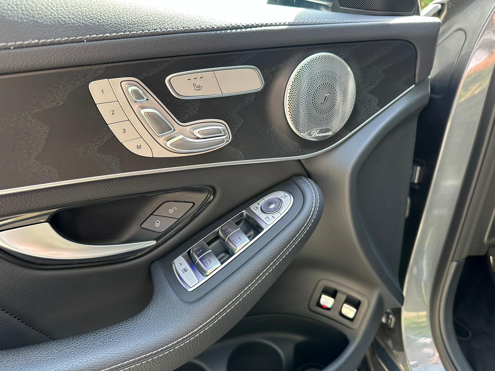 MERCEDES-BENZ GLC 300 d AMG Line 4Matic 9G-Tronic-image-12